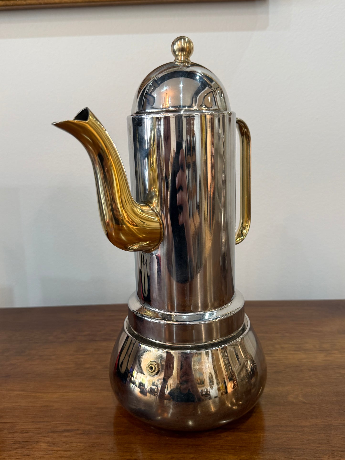 Cafetière espresso italienne CHÉRIE 12 tasses – Inox 18/10 et finitions or 24 Kt – Made in Italy – H. 29 cm
