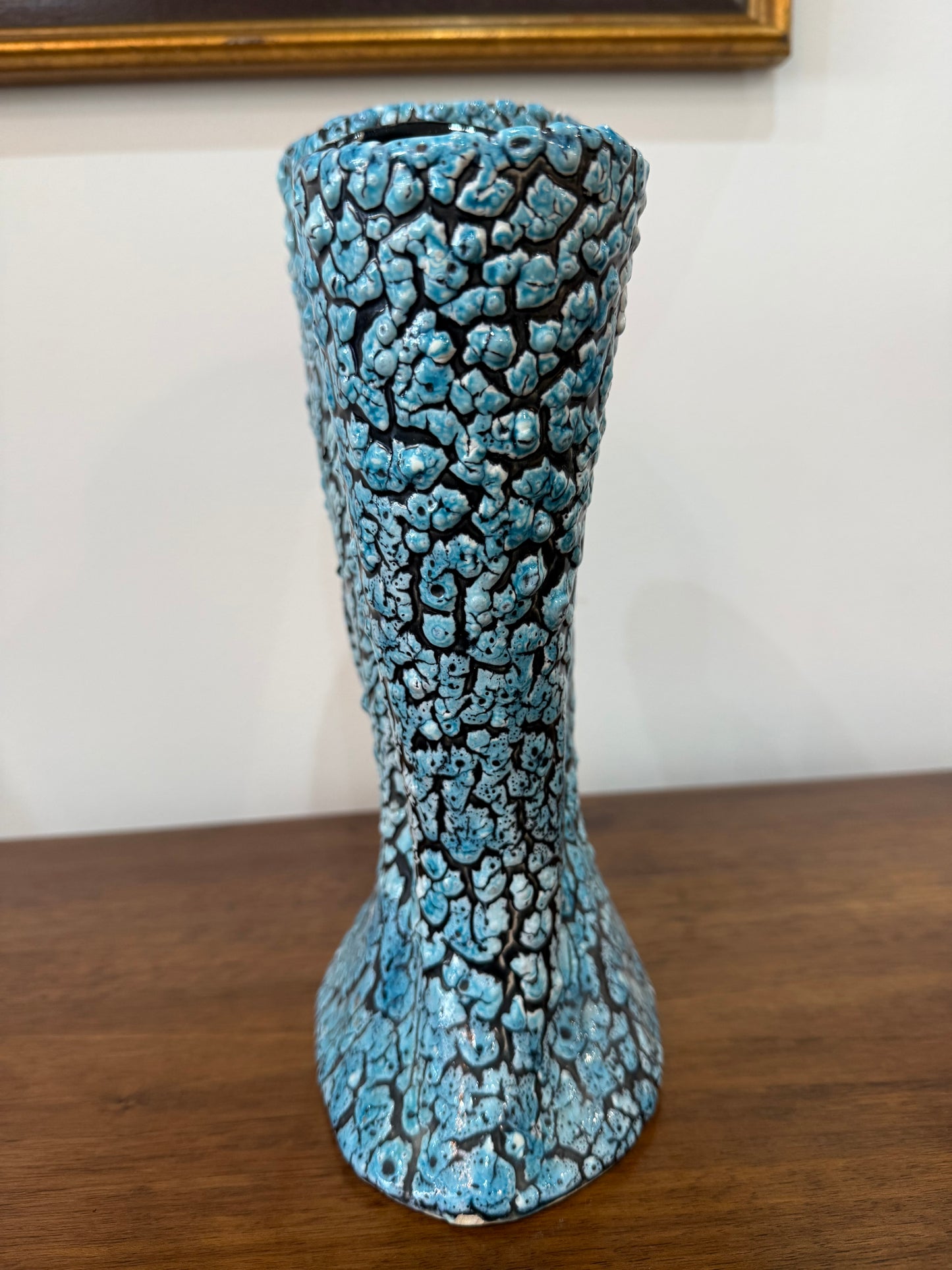 Grand vase sculptural céramique émaillée texturée bleu turquoise et noir – Double cornet – H. 31 cm