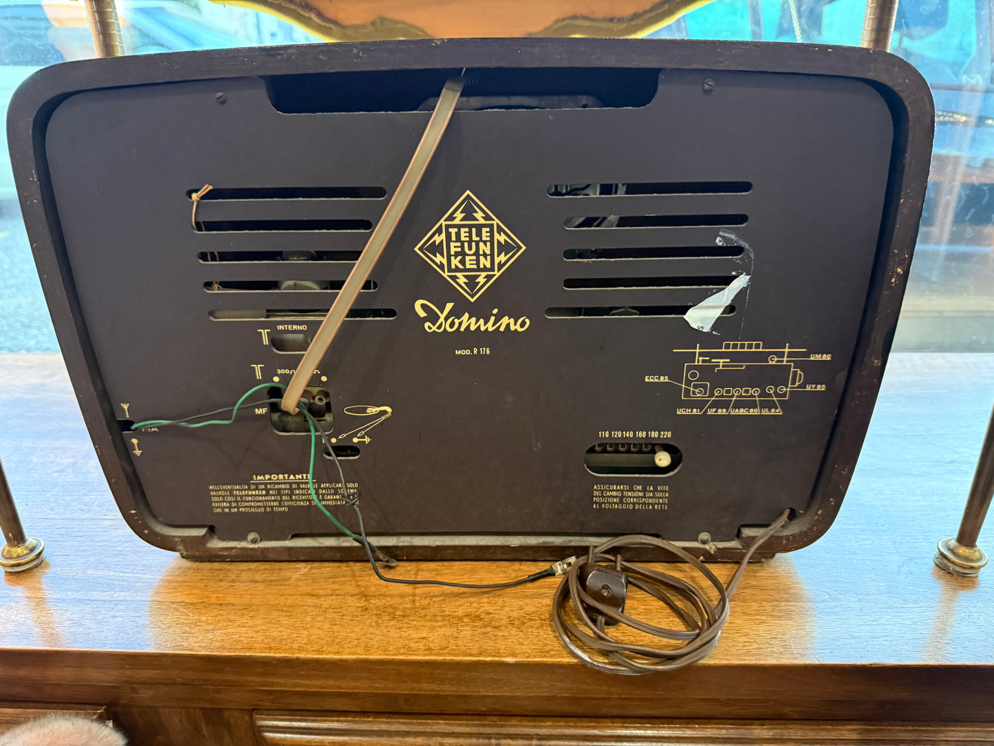 Radio à lampes Telefunken Domino – Bois & Bakélite – Années 50