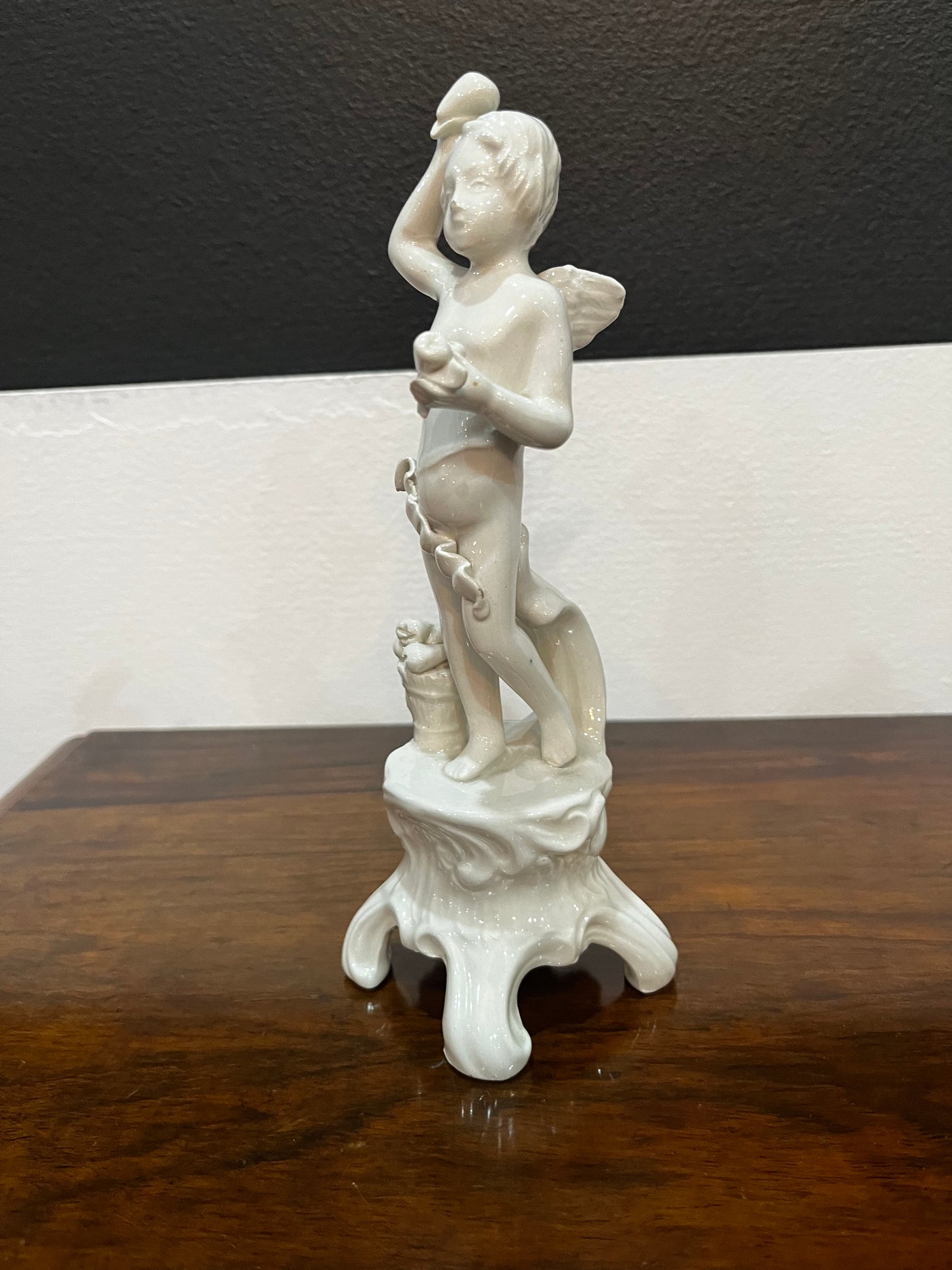 Sculpture Ange vintage en porcelaine