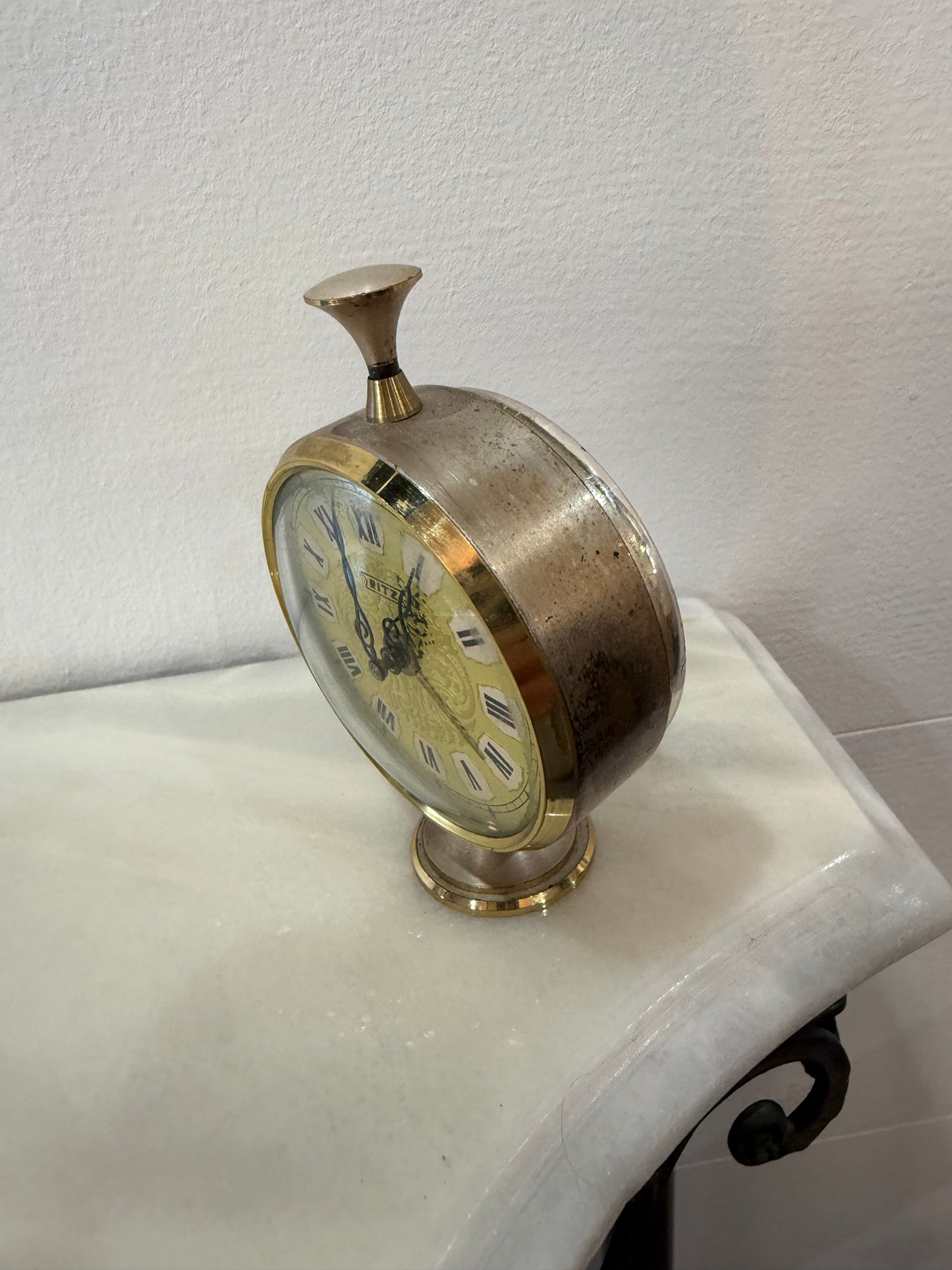 Horloge réveil vintage RITZ – Mécanique à remonter – Italie, années 1960