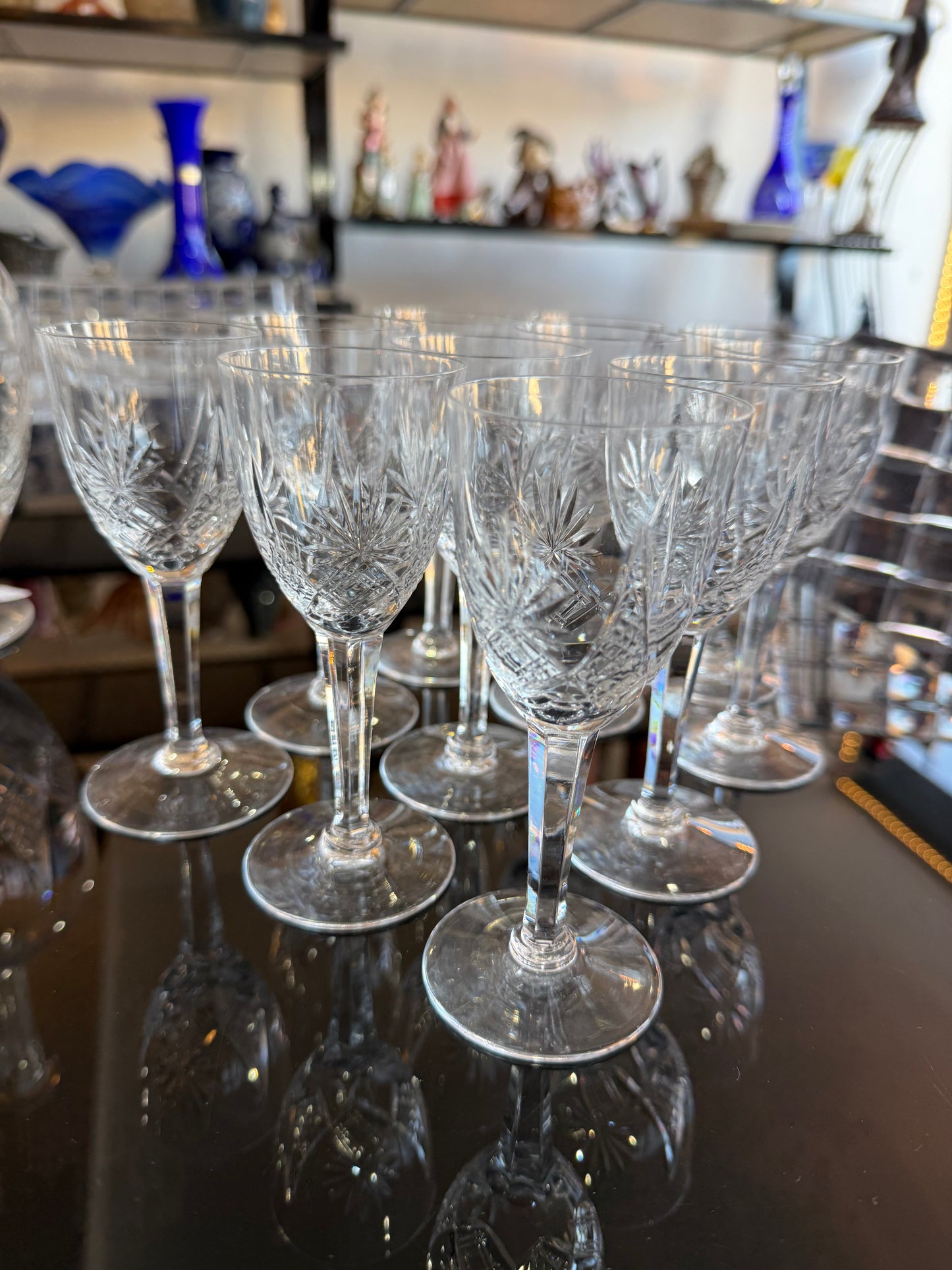 Lot de 11 Verres à Liqueur en Cristal Taillé