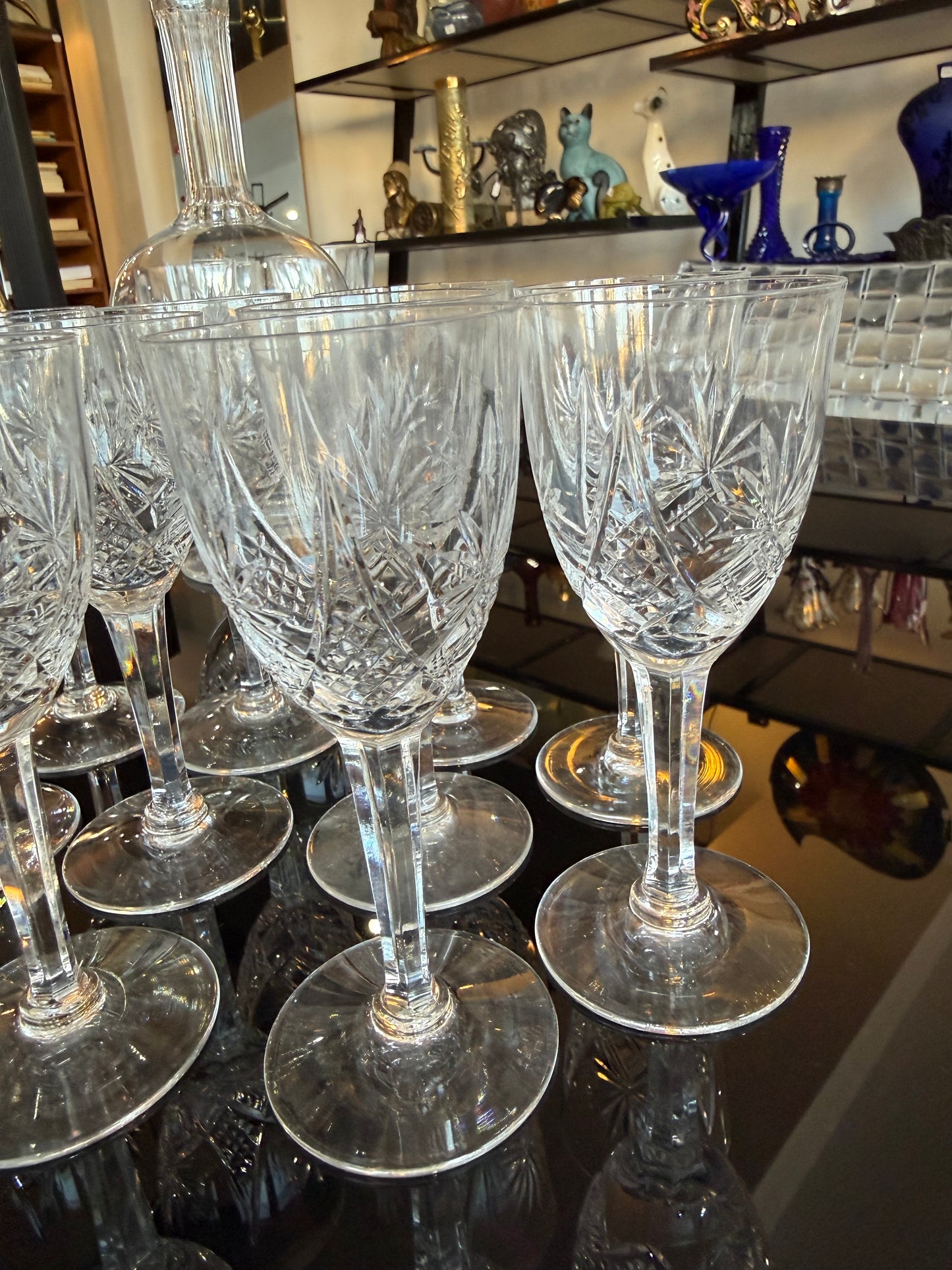 Lot de 11 Verres à Liqueur en Cristal Taillé