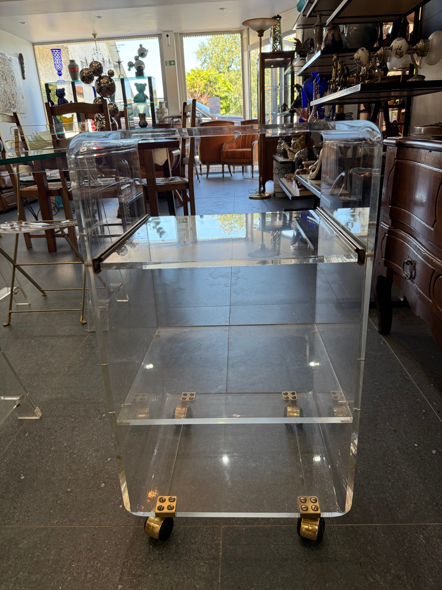 Desserte roulante en plexiglas – Marais International – années 1970-1980
