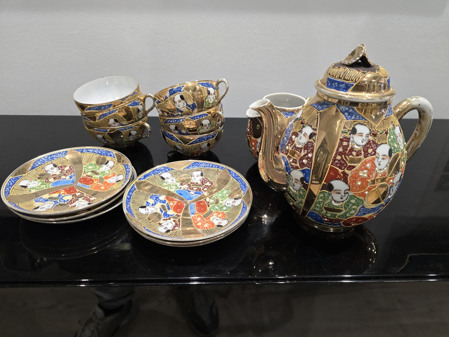 Service à thé japonais Satsuma doré – 6 tasses, soucoupes et pichets – Japon