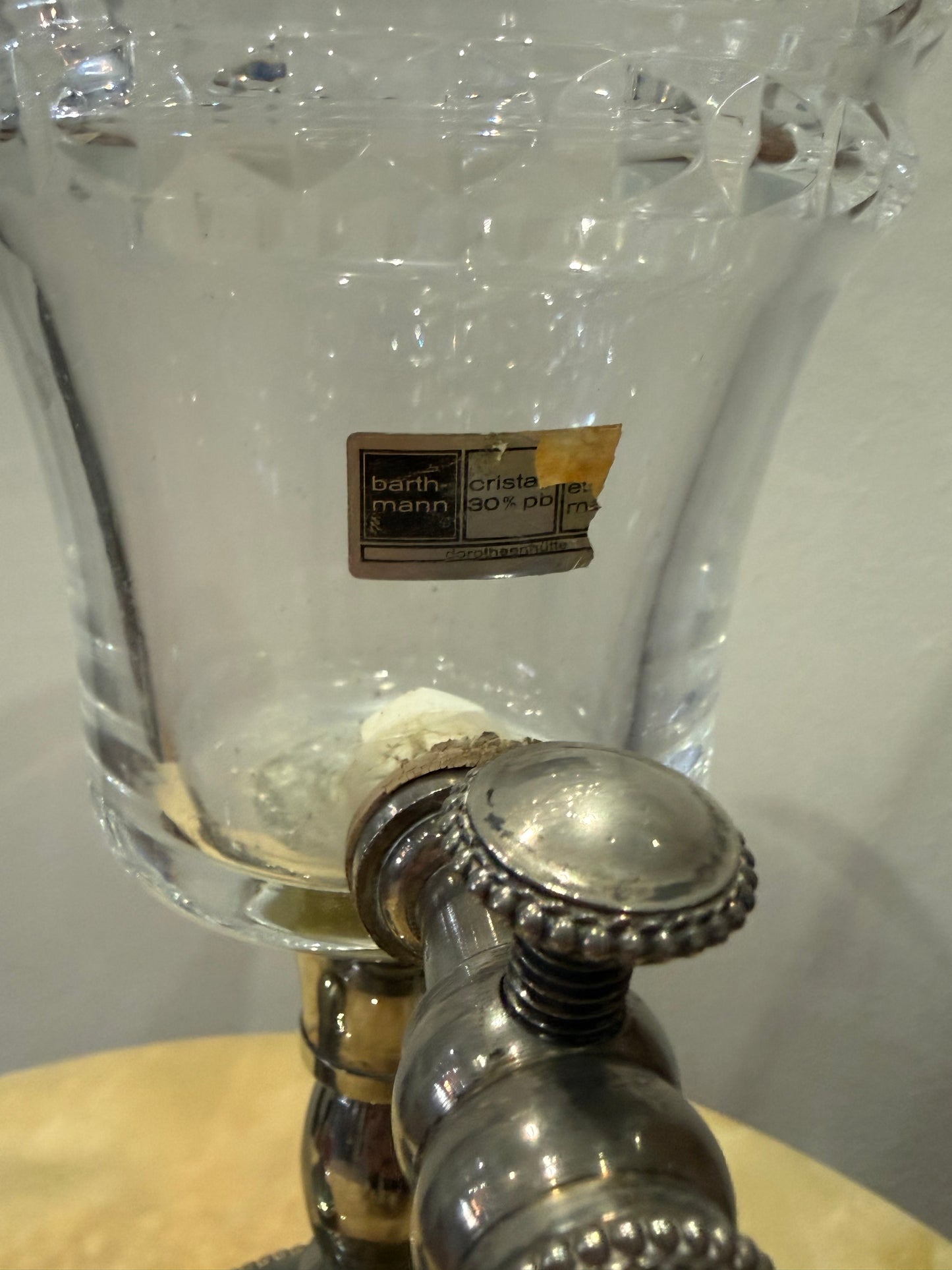 Fontaine à absinthe en cristal taillé et métal argenté – Barthmann
