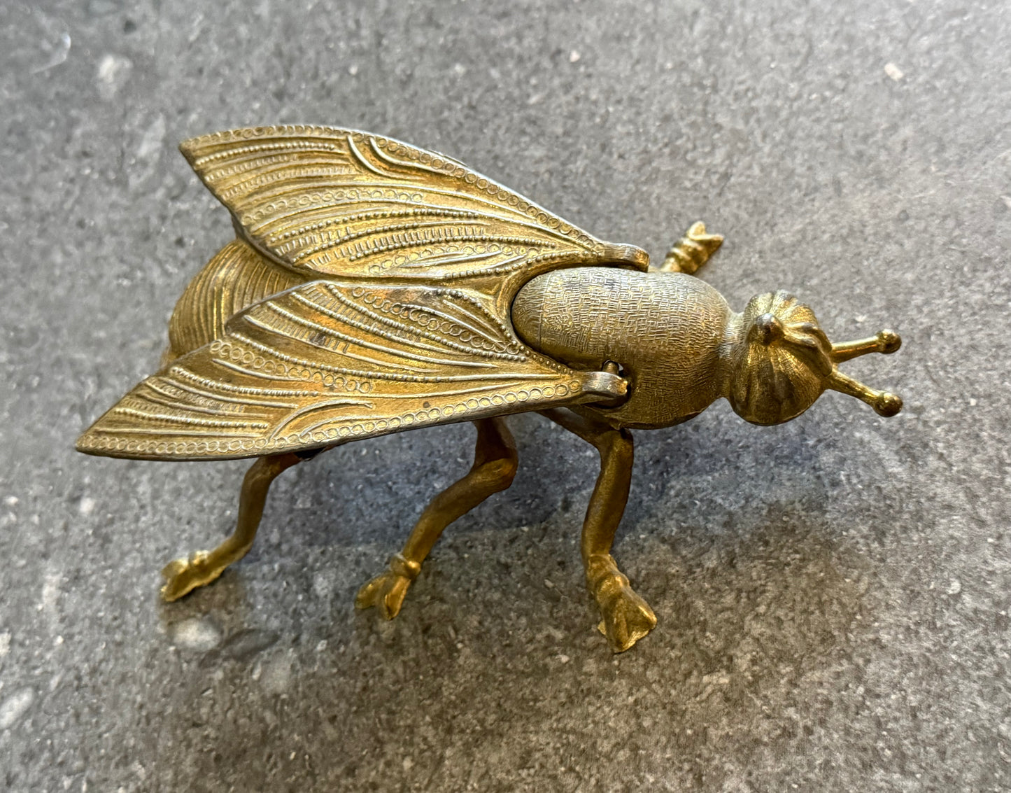 Cendrier / Vide-poche en bronze – Insecte sculpté – Années 1950-1970