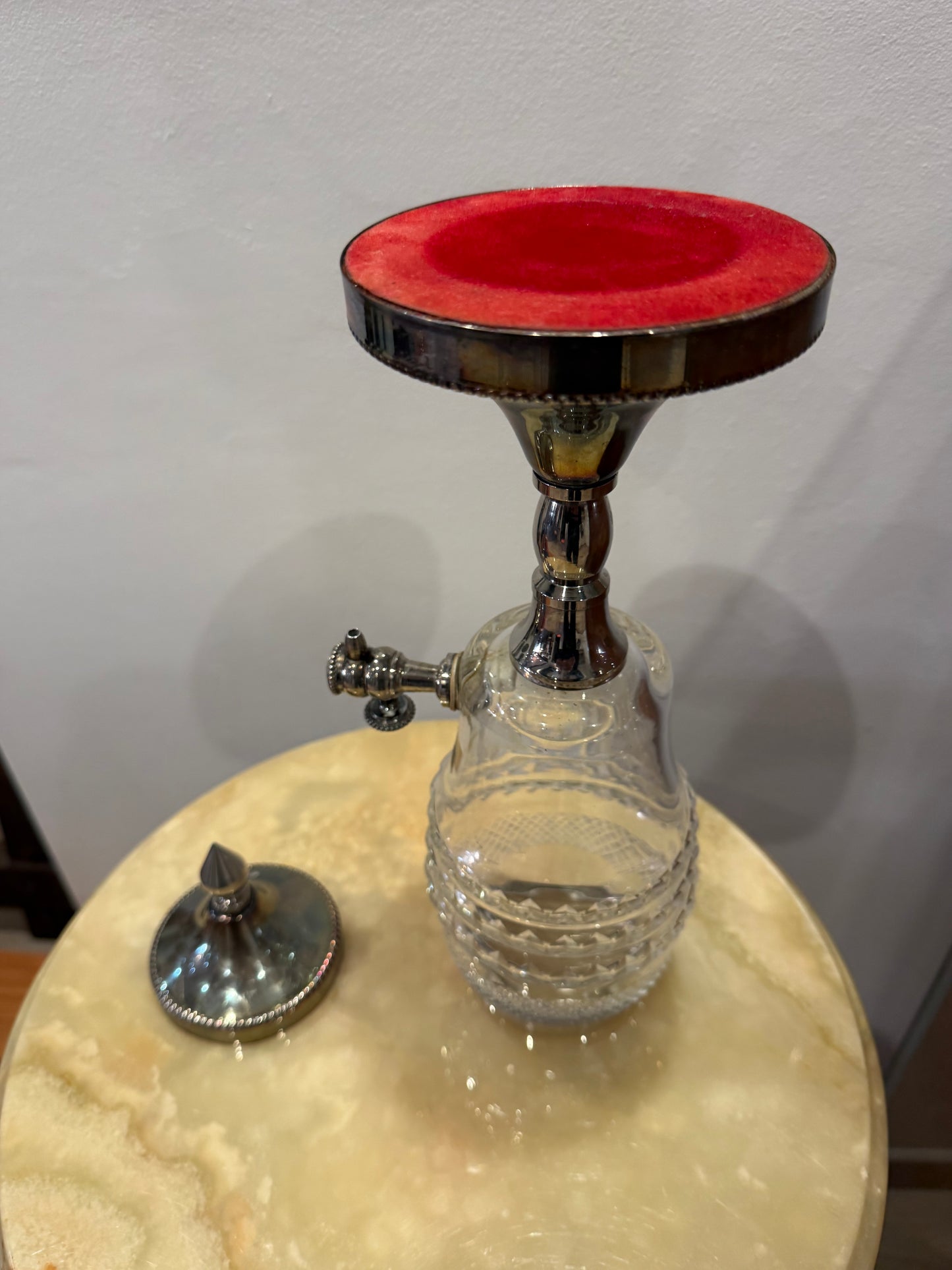 Fontaine à absinthe en cristal taillé et métal argenté – Barthmann