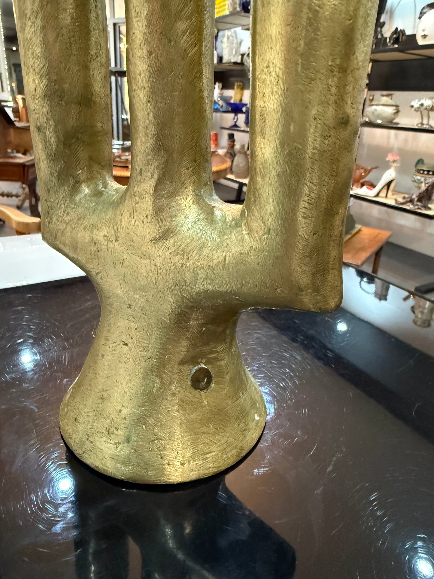 Chandelier artisanal en laiton massif – Pièce unique – Tchad