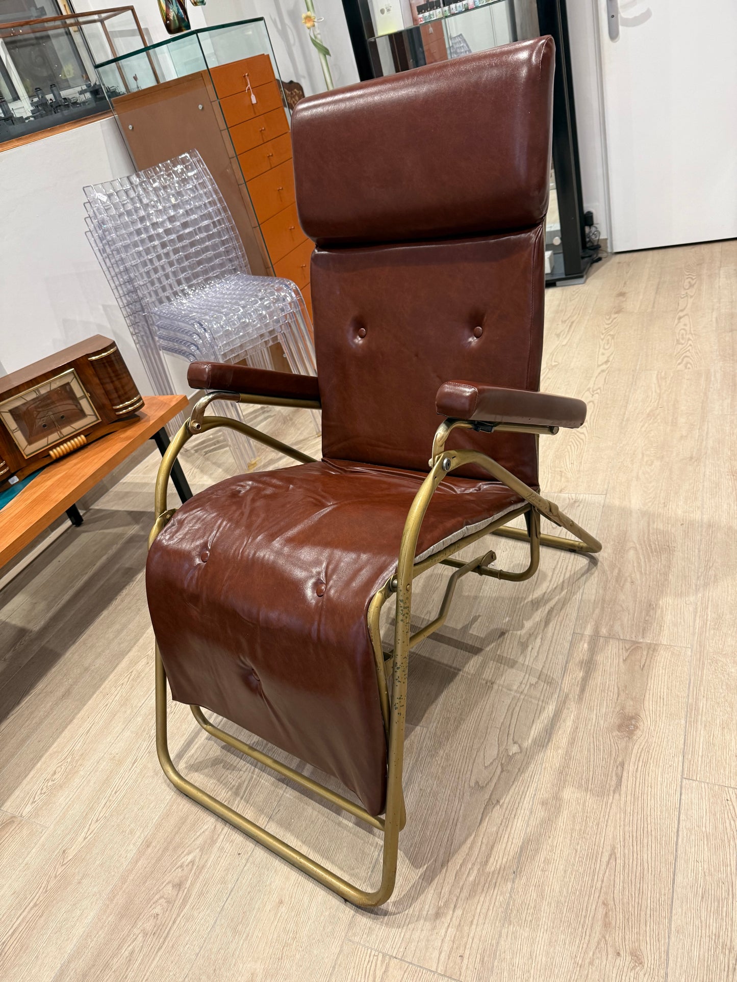 Fauteuil relax inclinable LAMA en cuir marron et structure tubulaire – Italie – Années 1960/1970
