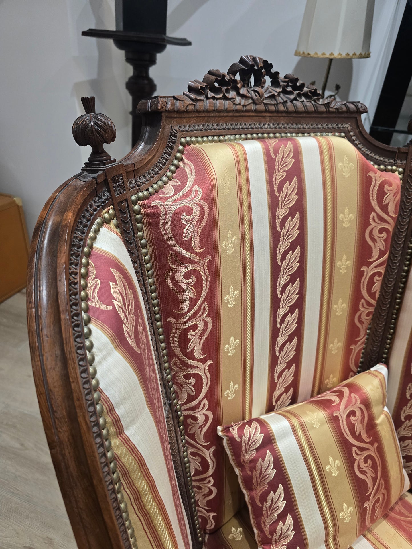 Fauteuil bergère a haut dossier style louis XVI
