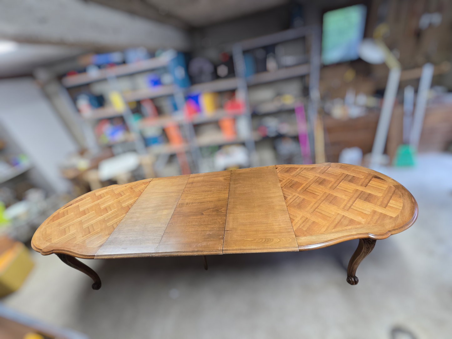 Table de salle à manger extensible – Style Louis XV – Plateau marqueté 1m80 - 3m30