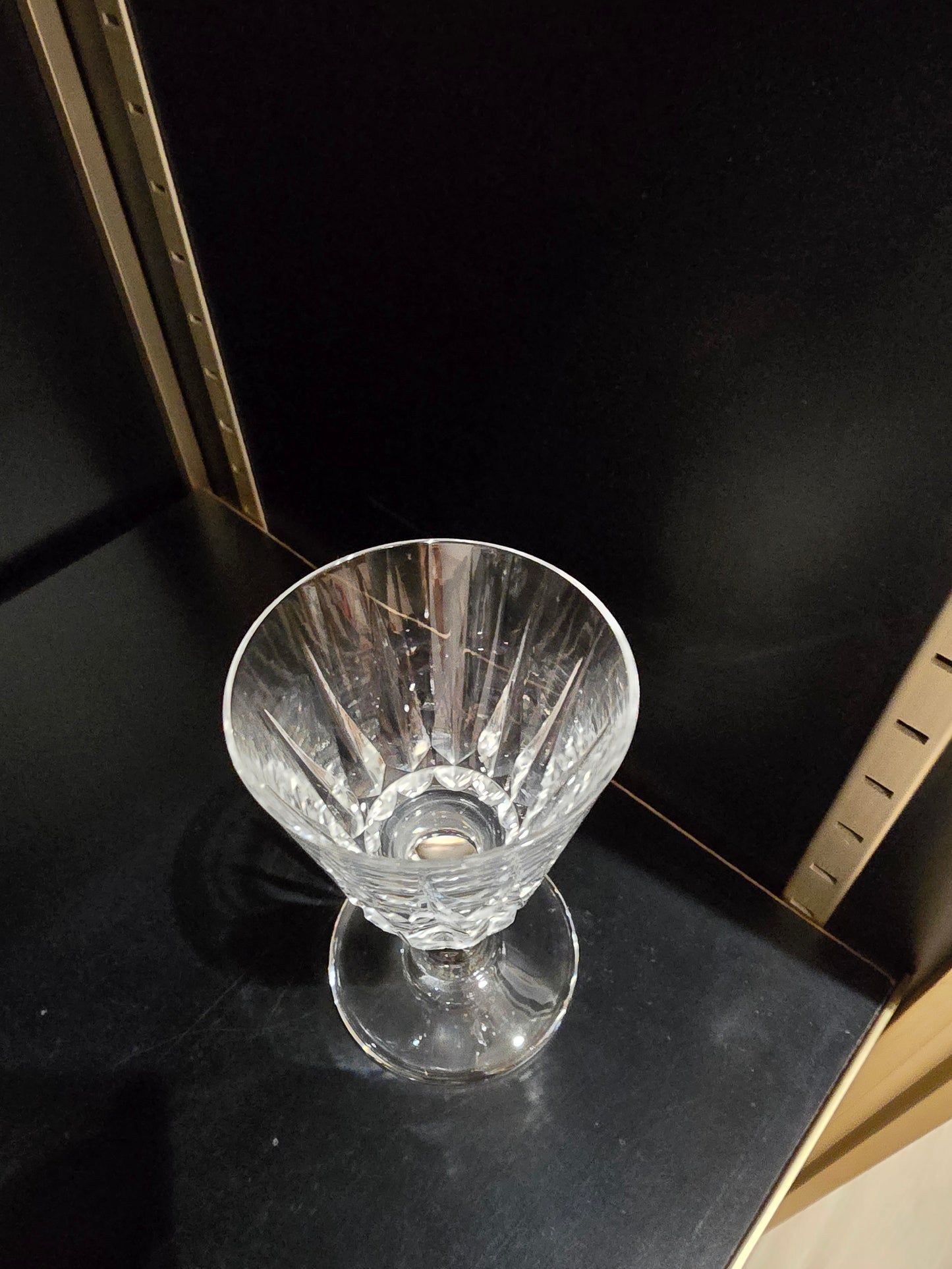 12 verres à vin Saint-Louis modèle Guernesey en cristal taillé