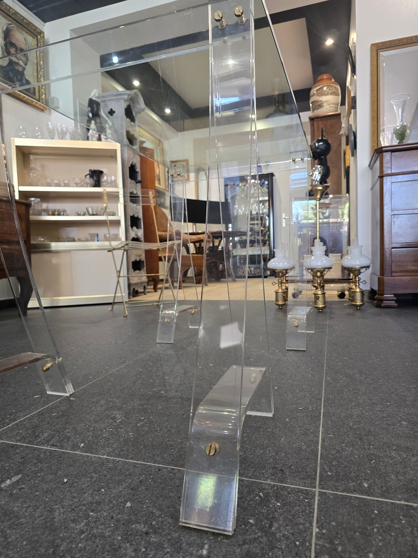 Marais International – Table & 2 chaises « Les Invisibles de Marais »