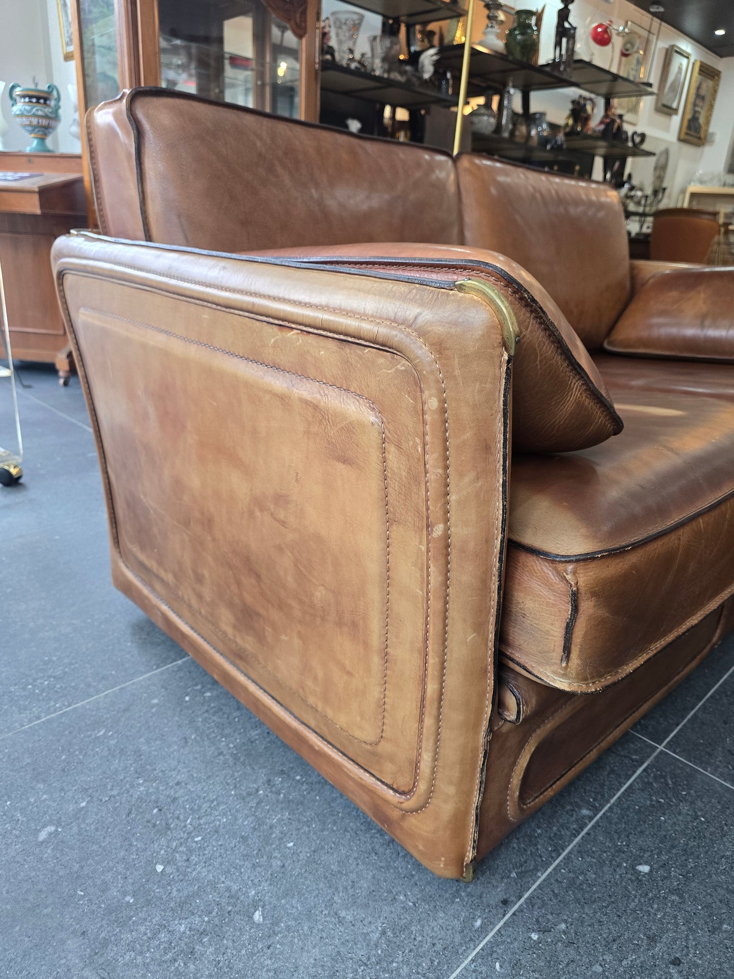 Salon Roche Bobois vintage années 80 – Cuir de buffle cognac – 2 canapés + pouf