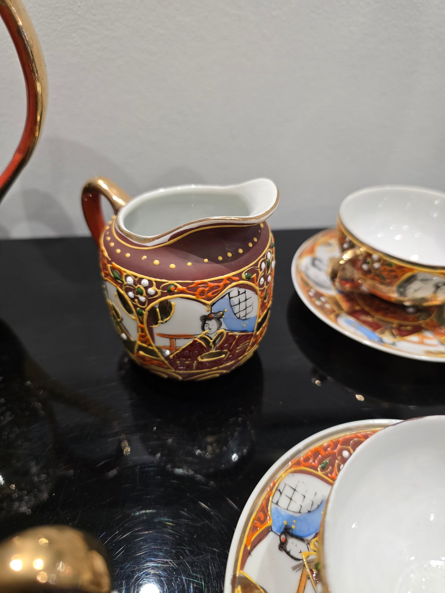Service à café ou thé japonais en porcelaine Satsuma – Décor personnages – Ensemble complet peint main