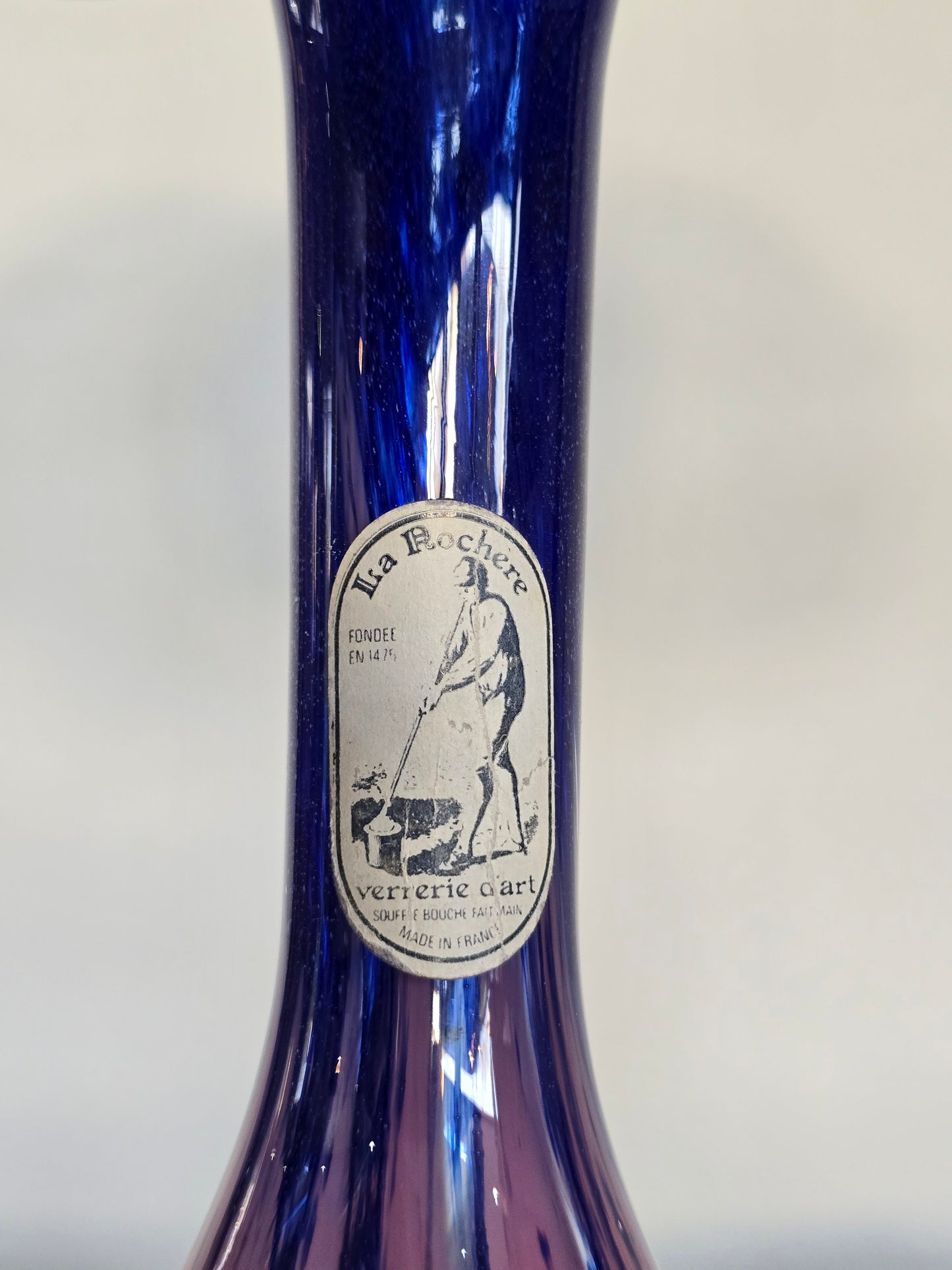 Coupe en verre soufflé La Rochère – Dégradé bleu & rose – Verrerie d’art – H.26 cm