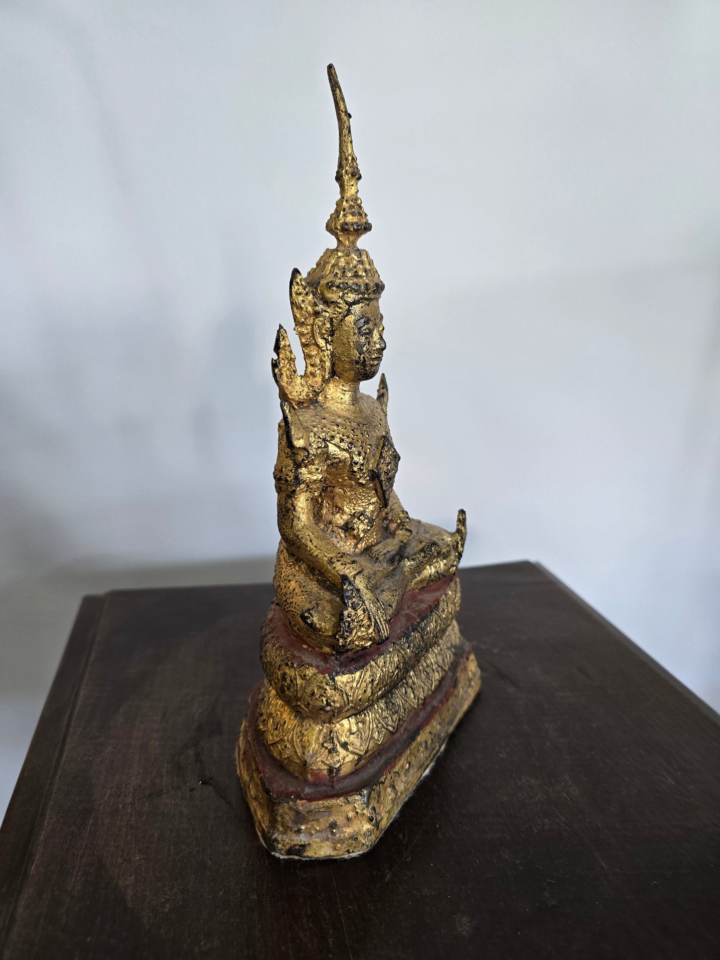 Statue en bronze doré – Divinité assise – Style khmer - bouddha