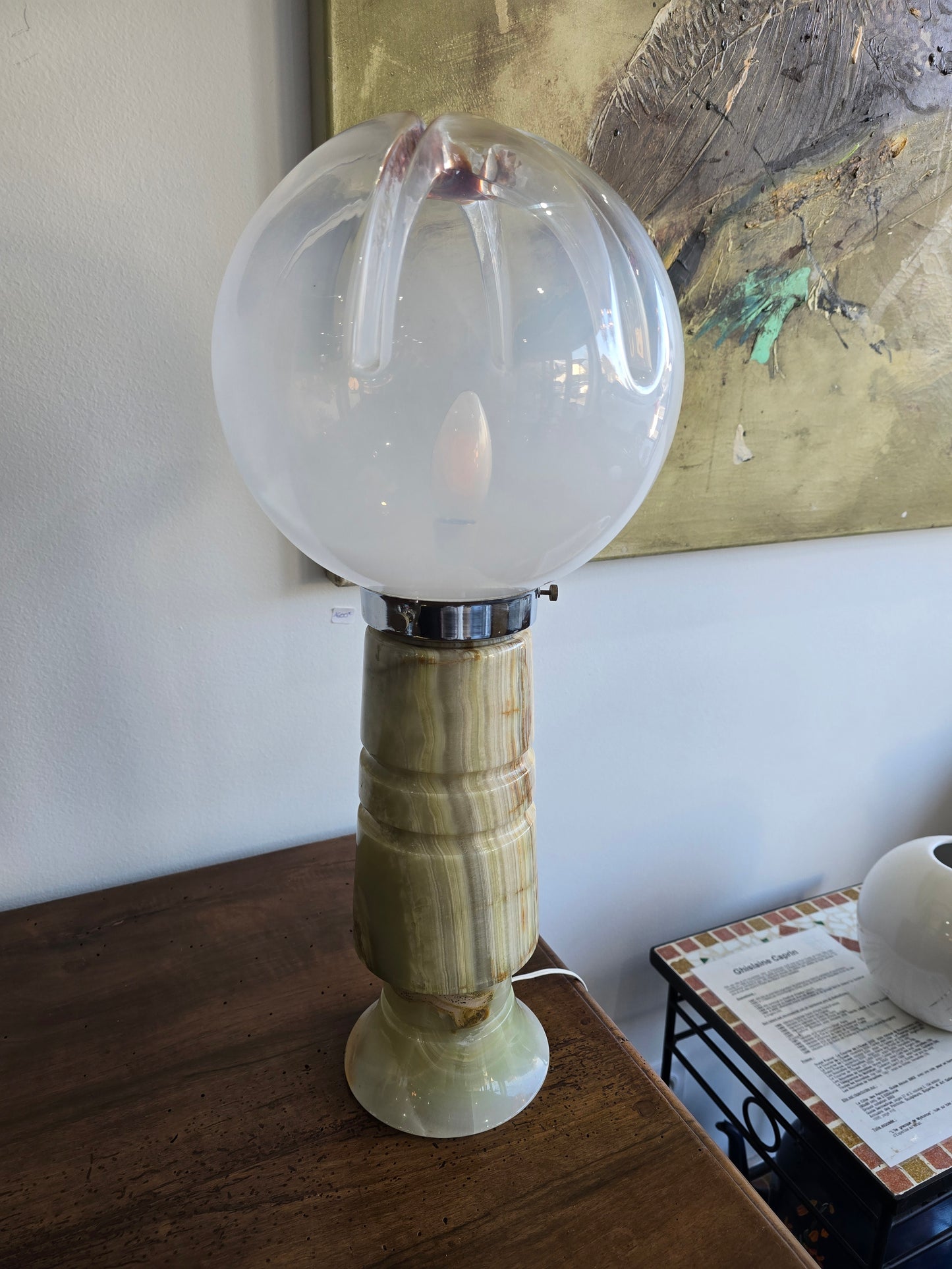 Lampe vintage en verre opalin et onyx – Design italien – Années 1960/1970