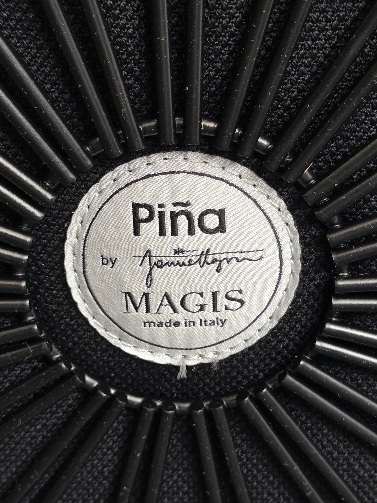 Fauteuil à bascule design Piña – Jaime Hayon pour Magis – Made in Italy