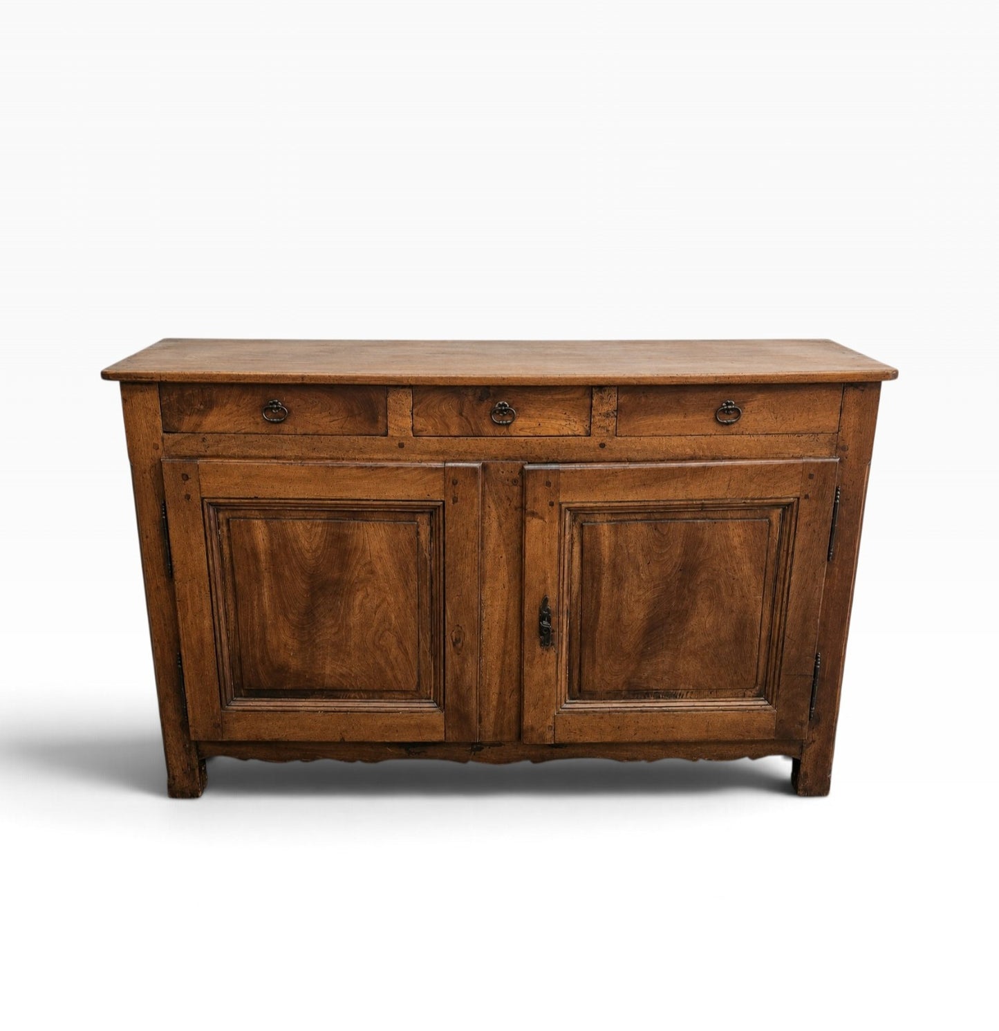 Buffet ancien XIXe siècle en noyer – 3 tiroirs