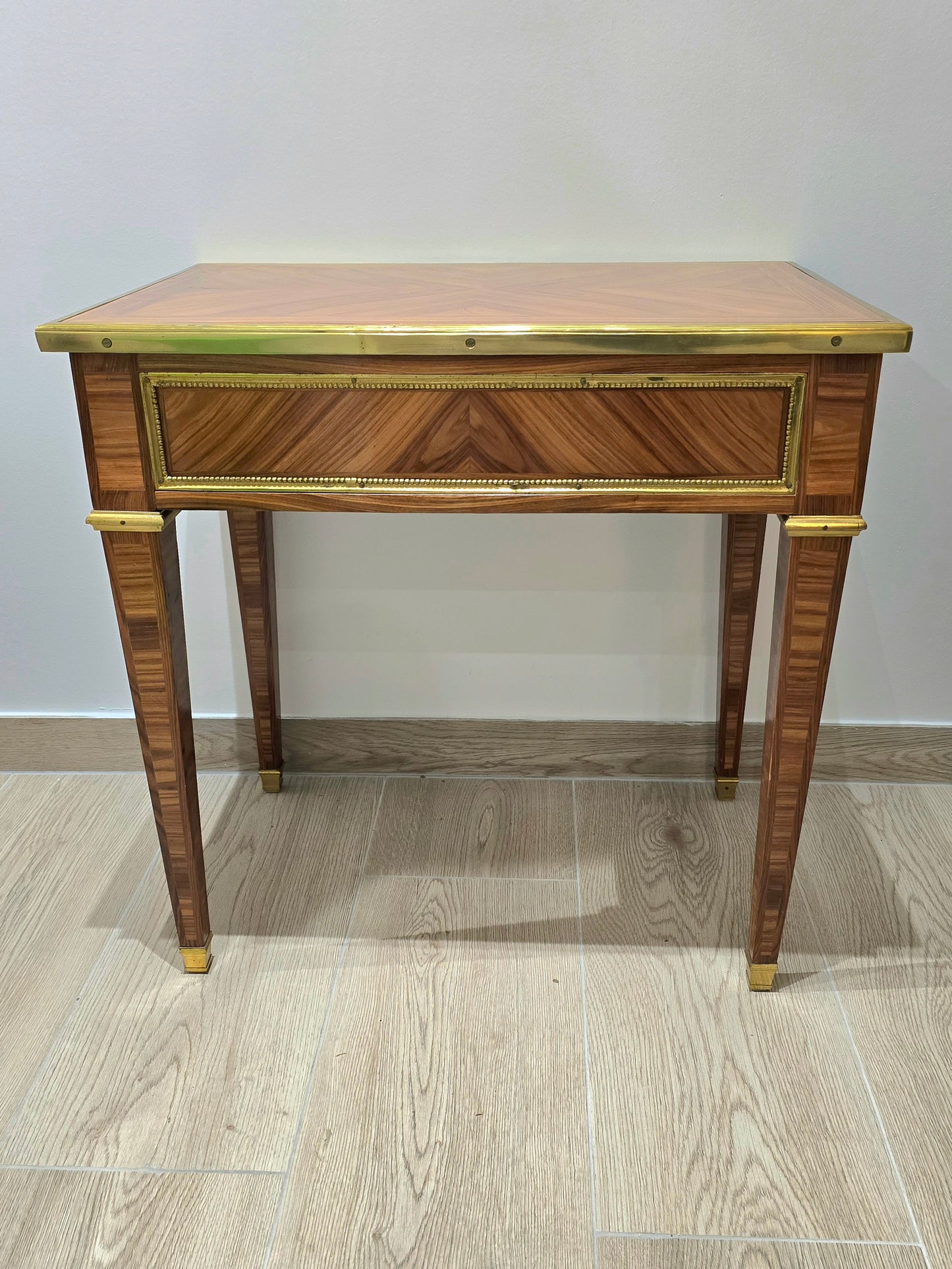 Table d’appoint marqueterie ancienne style directoire empire