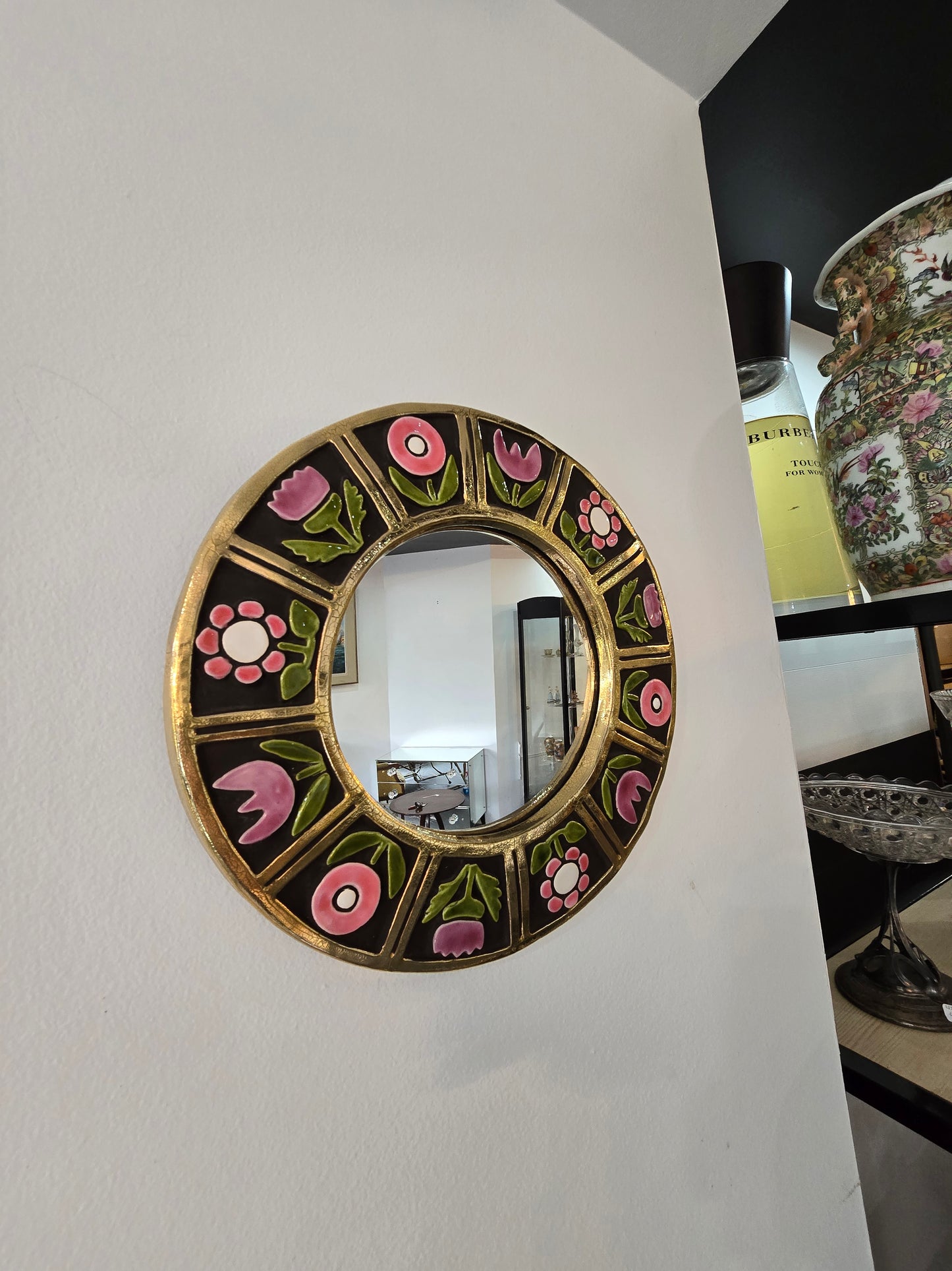 Mithé Espelt - miroir en céramique émaillée. Décor floral, années 1960