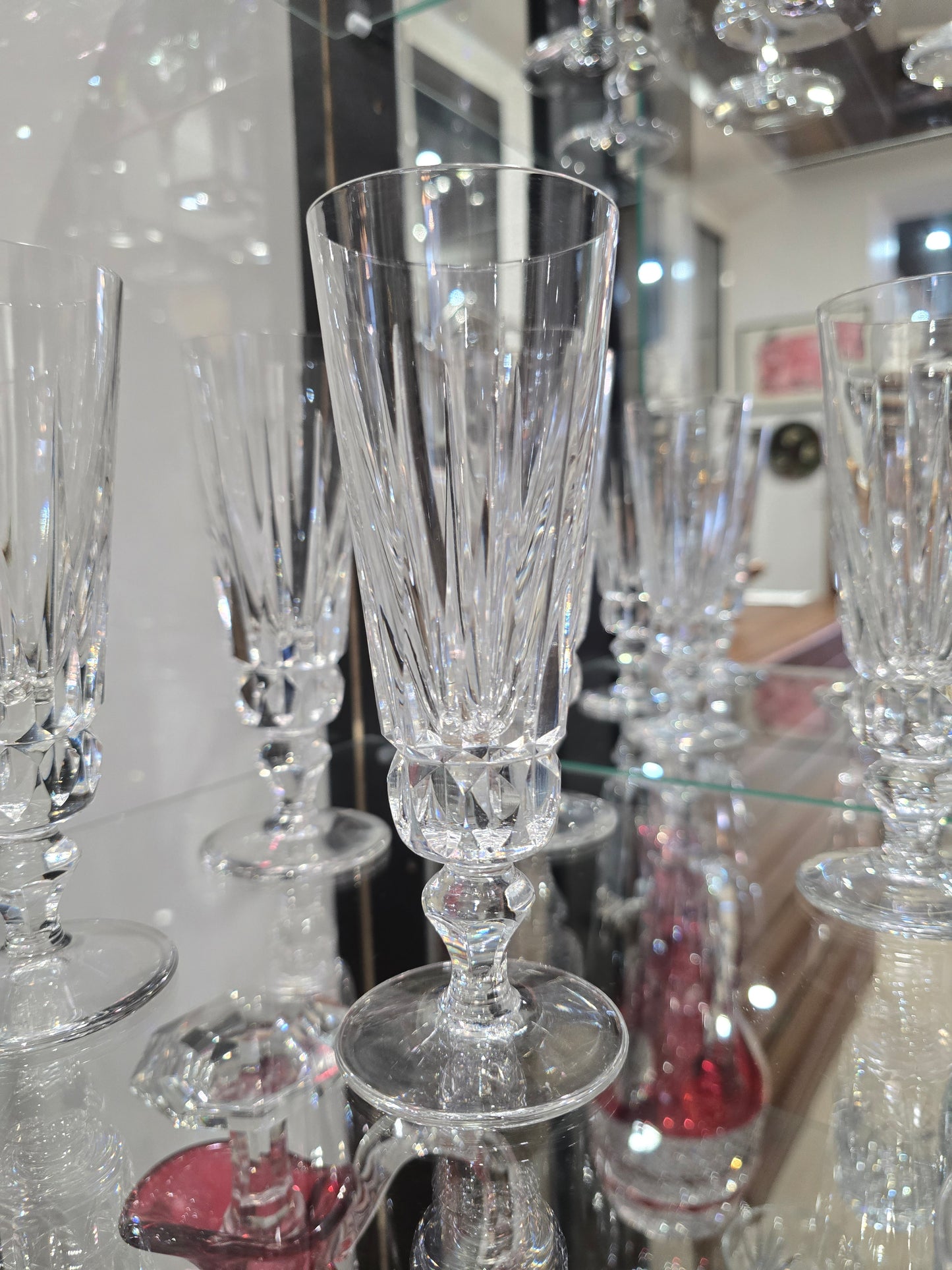 12 flûtes à champagne Saint-Louis modèle Guernesey en cristal taillé