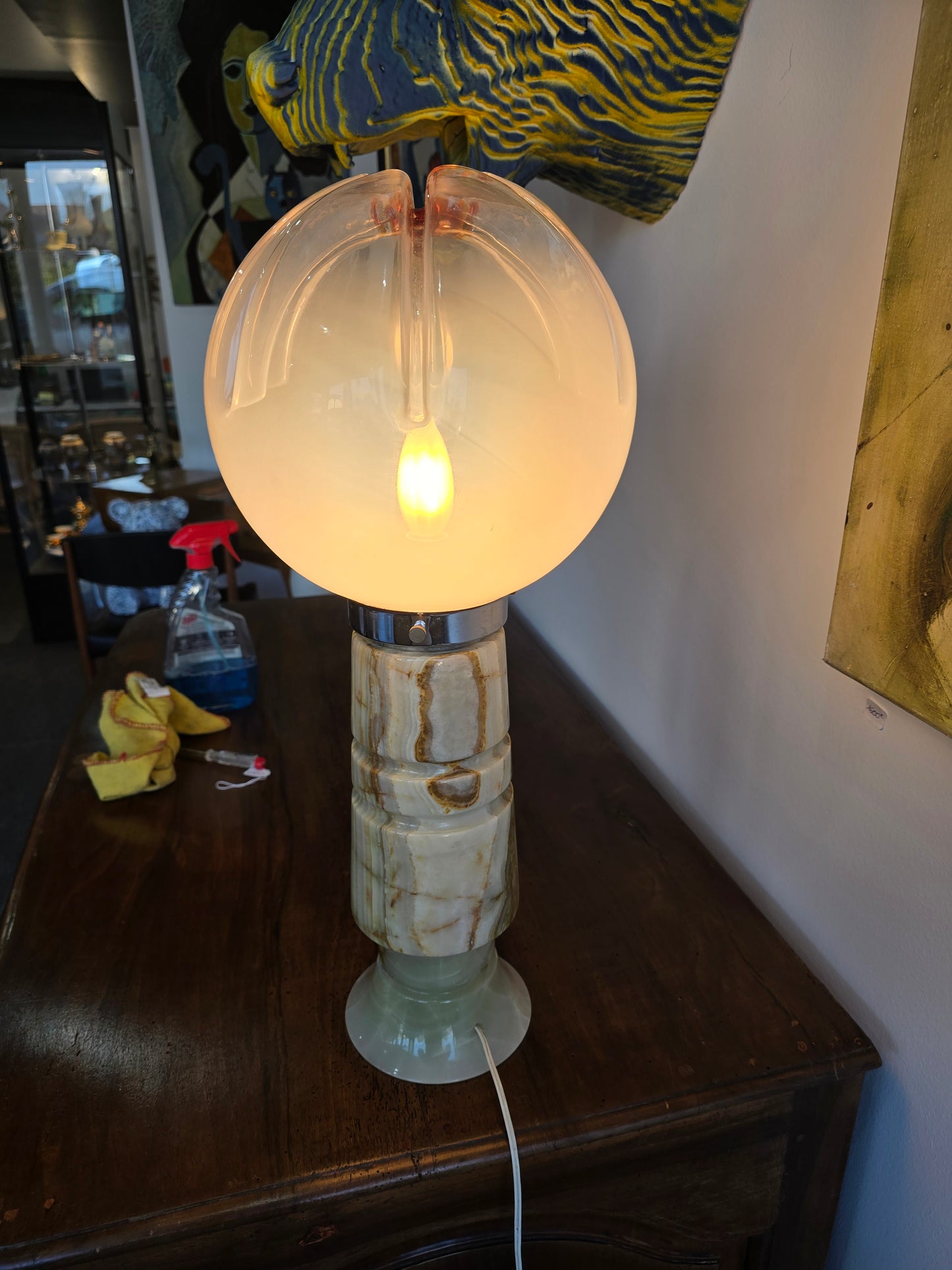 Lampe vintage en verre opalin et onyx – Design italien – Années 1960/1970