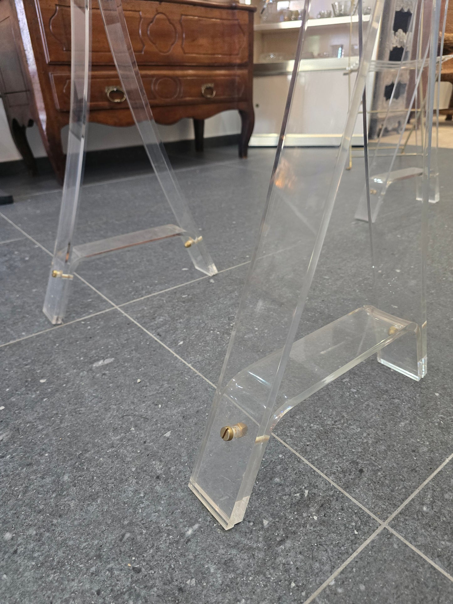 Marais International – Table & 2 chaises « Les Invisibles de Marais »
