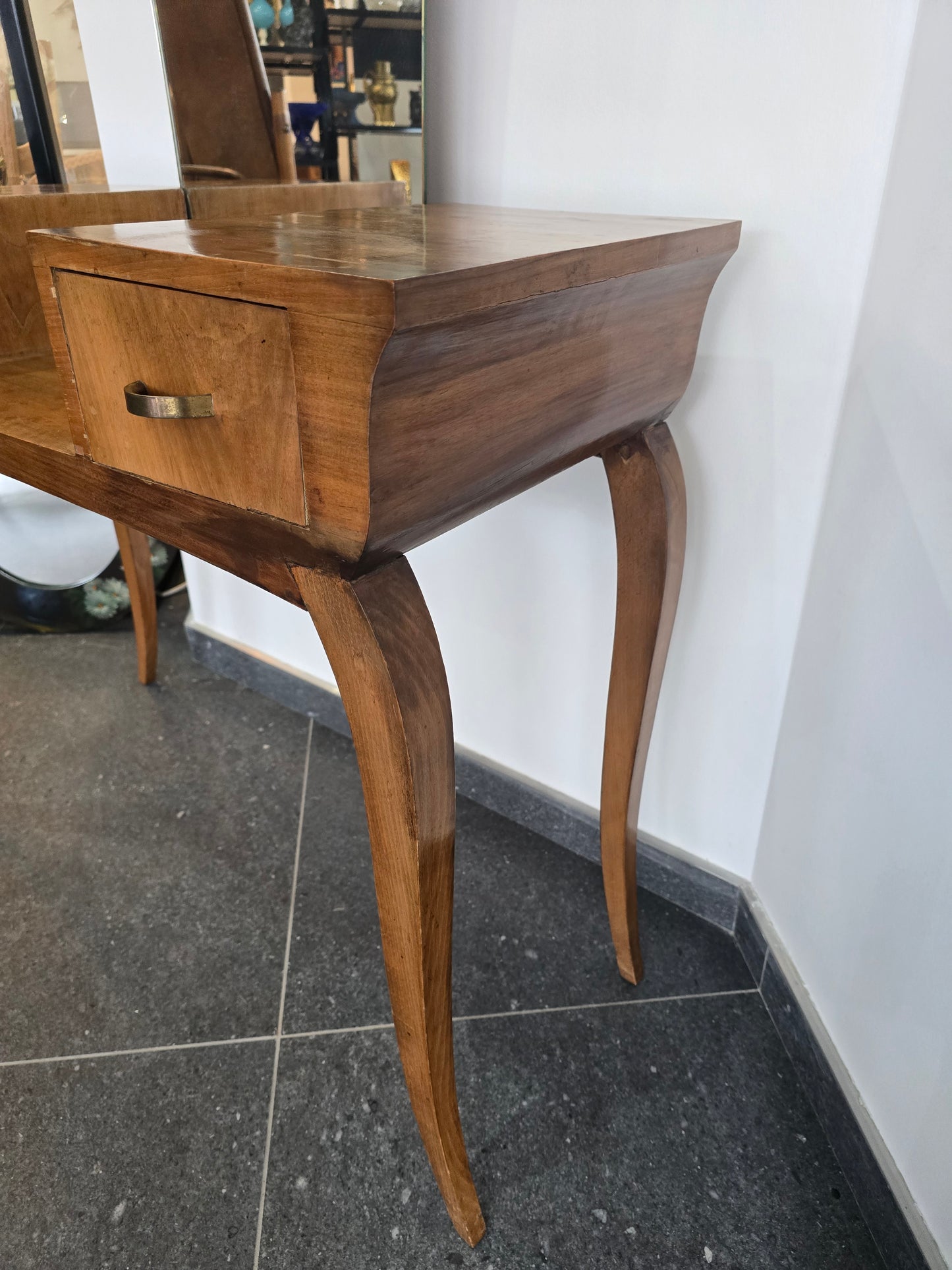 Coiffeuse vintage en bois avec miroir – style années 1950