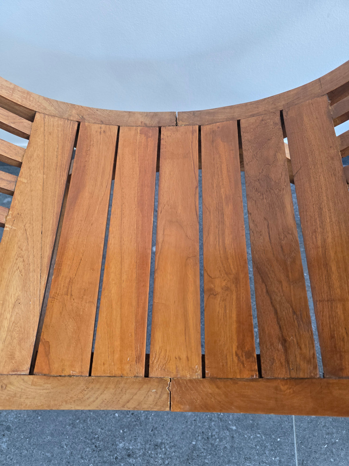 Fauteuil Yuyu en teck massif