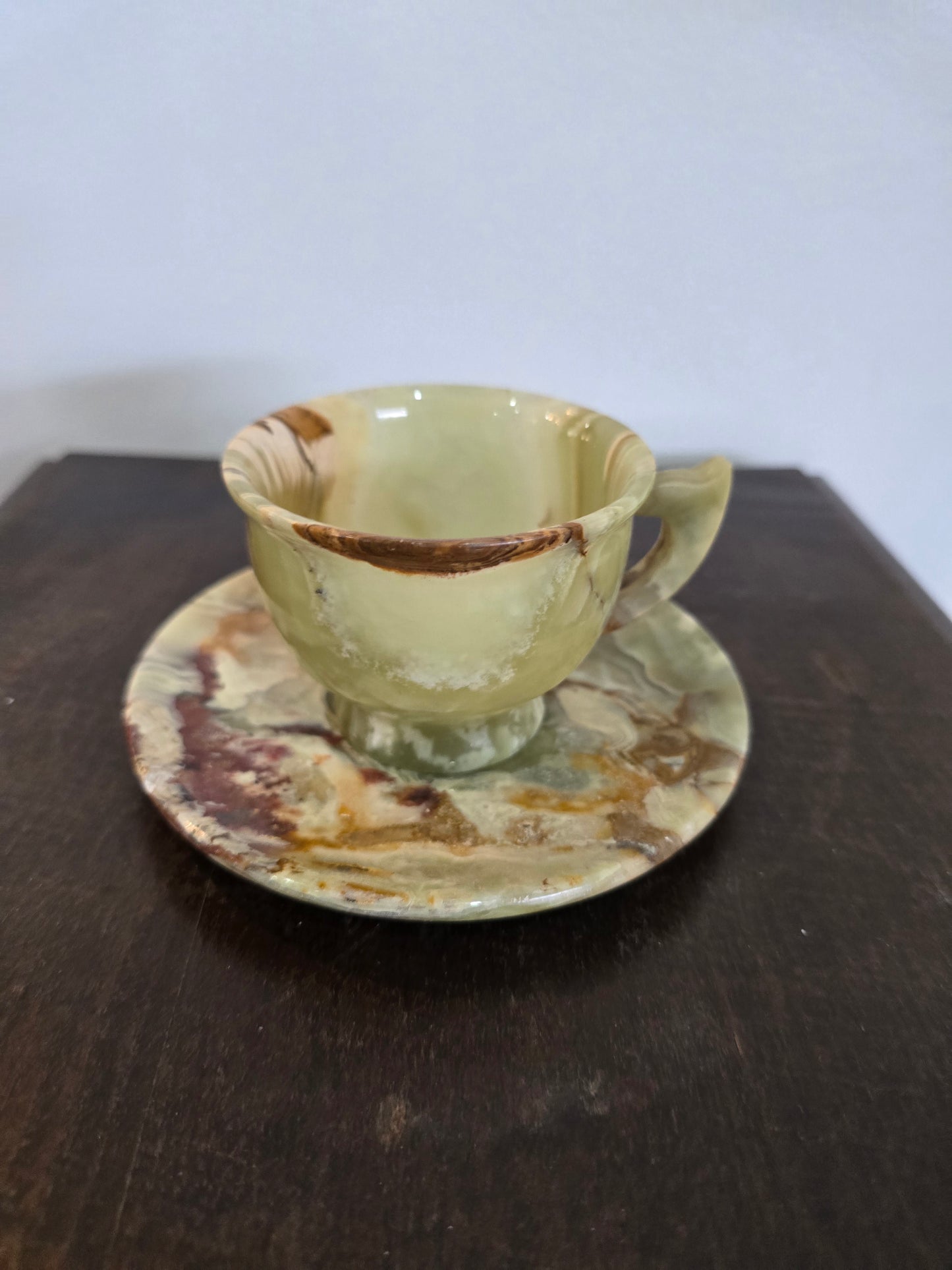 Tasse et soucoupe en onyx