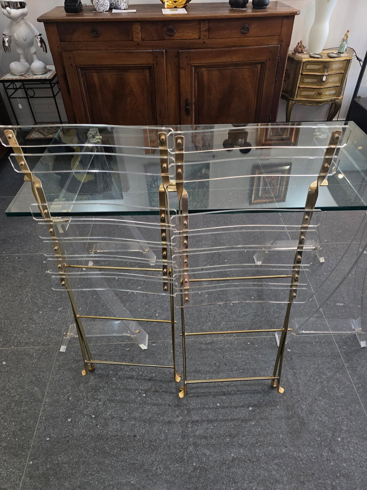 Marais International – Table & 2 chaises « Les Invisibles de Marais »