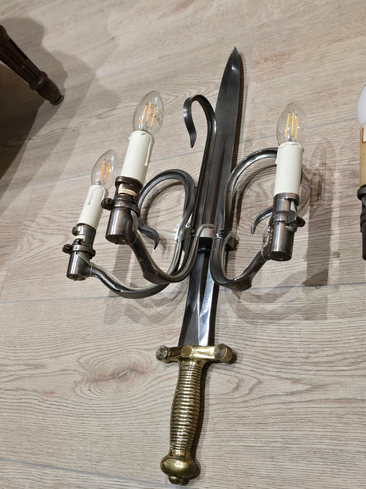 Paire d’appliques murales baïonnette – Pièce unique, XIXe siècle