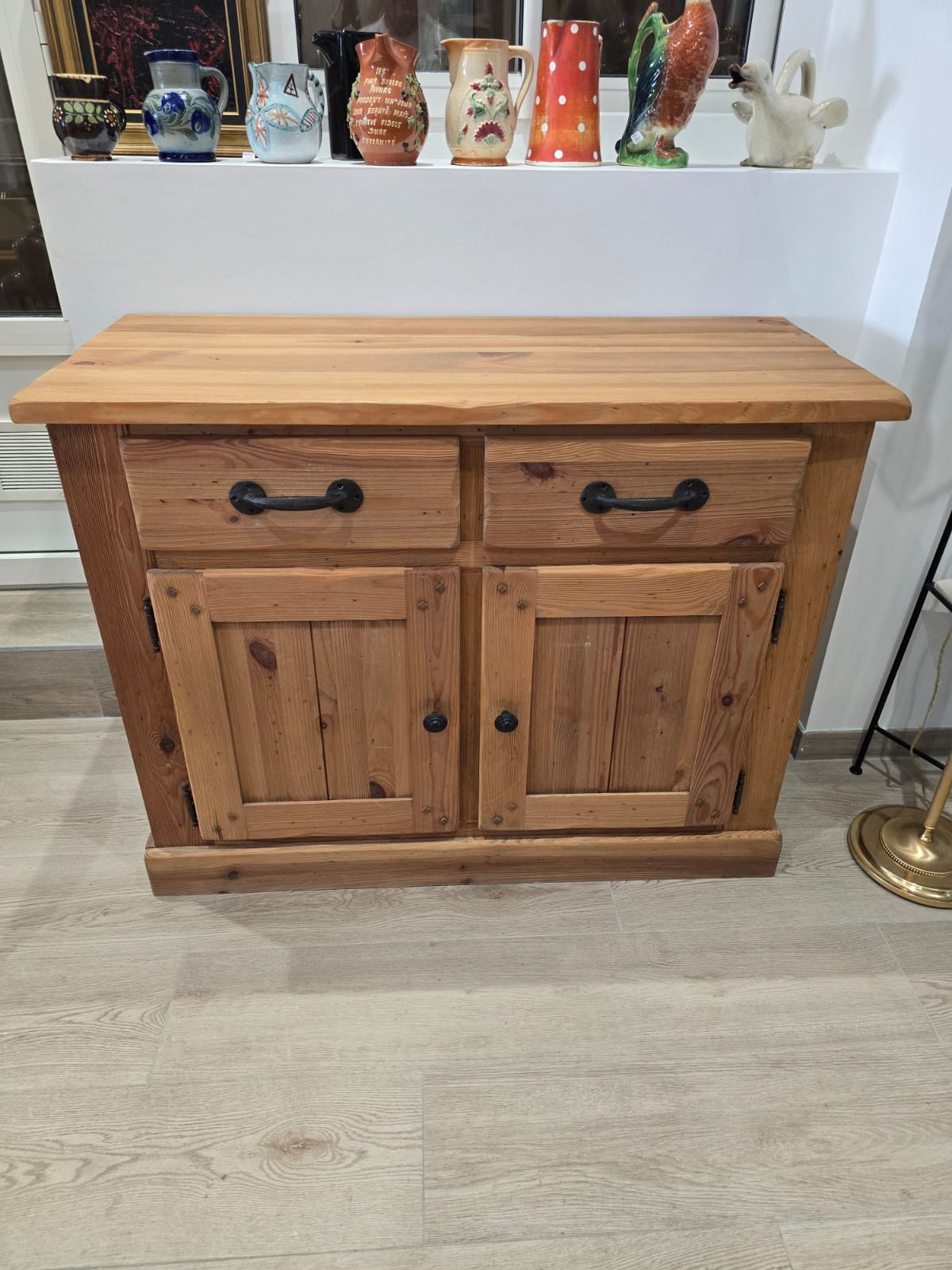 Buffet rustique en pin massif