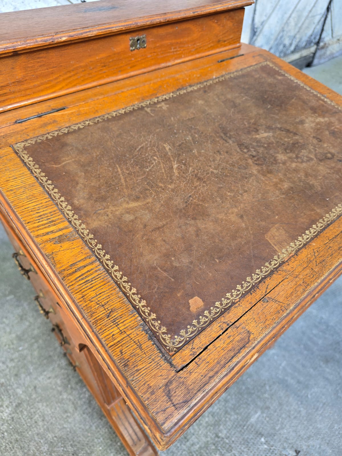 Bureau Davenport ancien en chêne