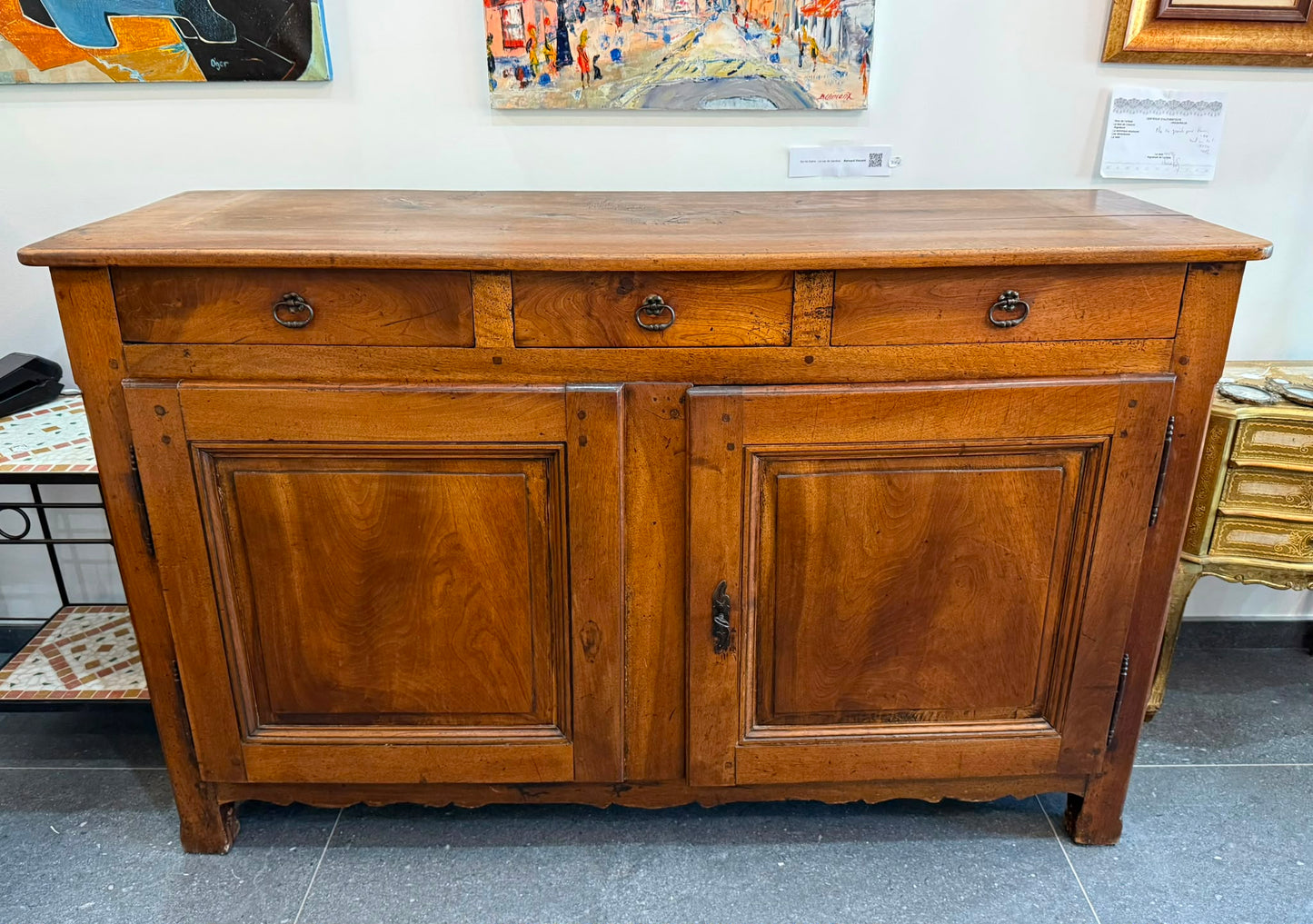 Buffet ancien XIXe siècle en noyer – 3 tiroirs