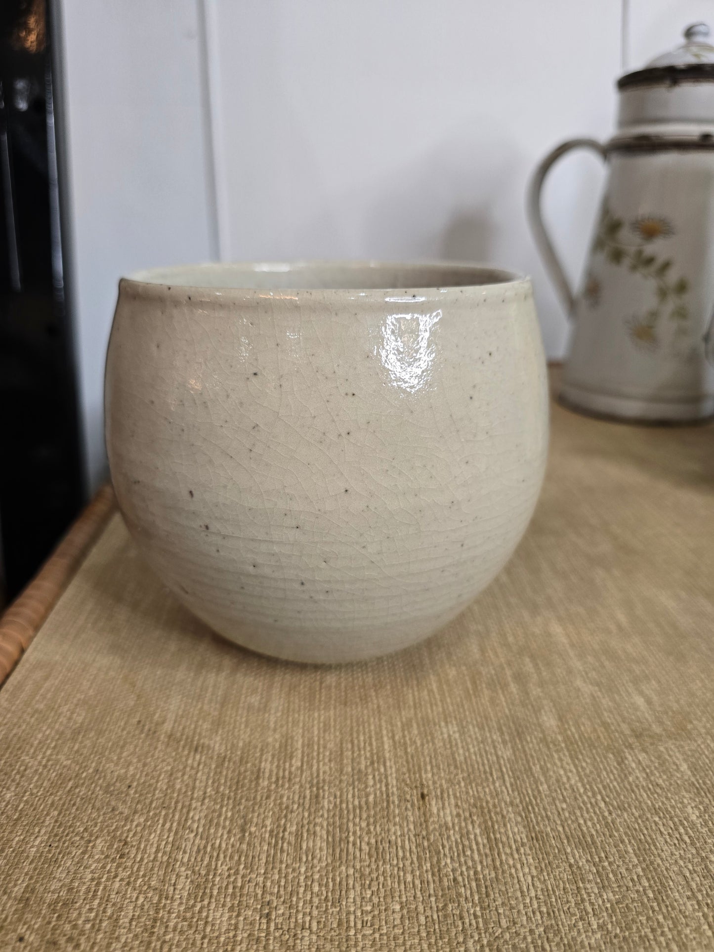 Bol en grès émaillé clair – Pièce artisanale