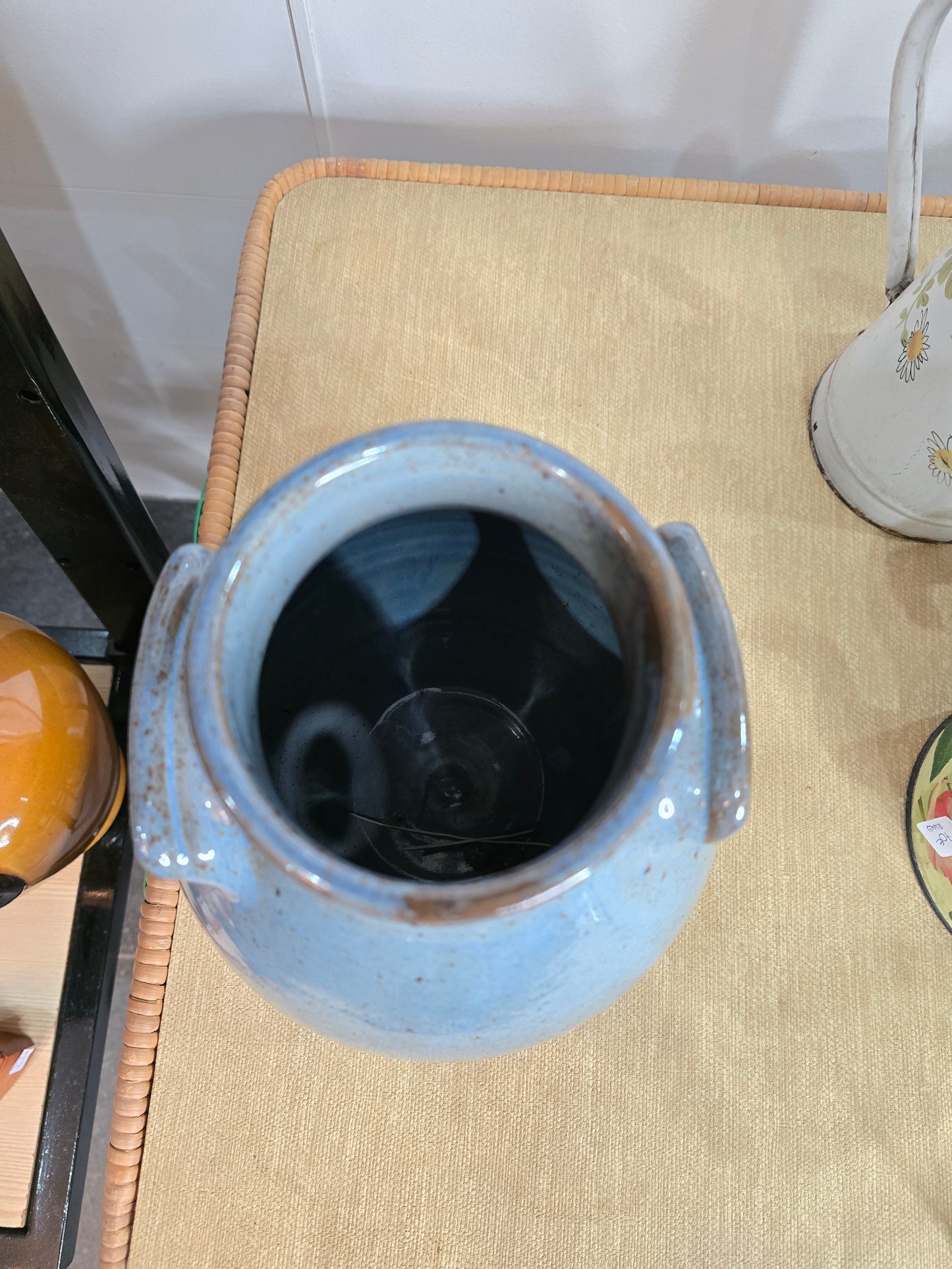Vase en grès émaillé bleu – Forme pansue à anses – Travail artisanal