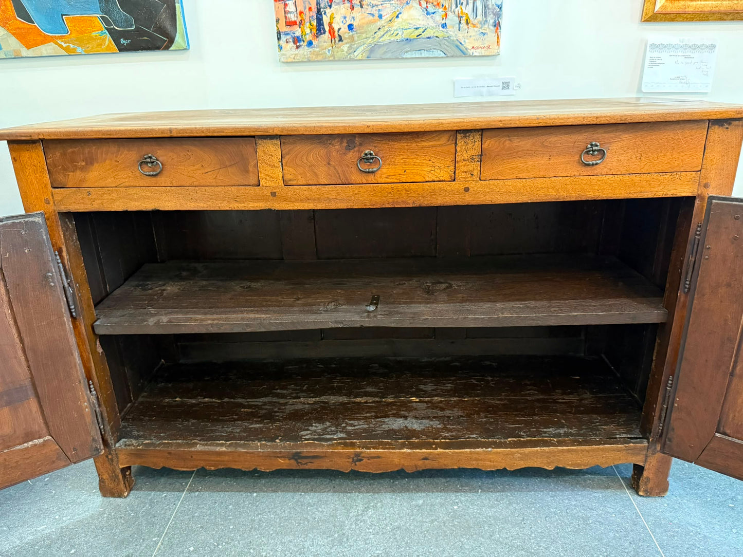 Buffet ancien XIXe siècle en noyer – 3 tiroirs