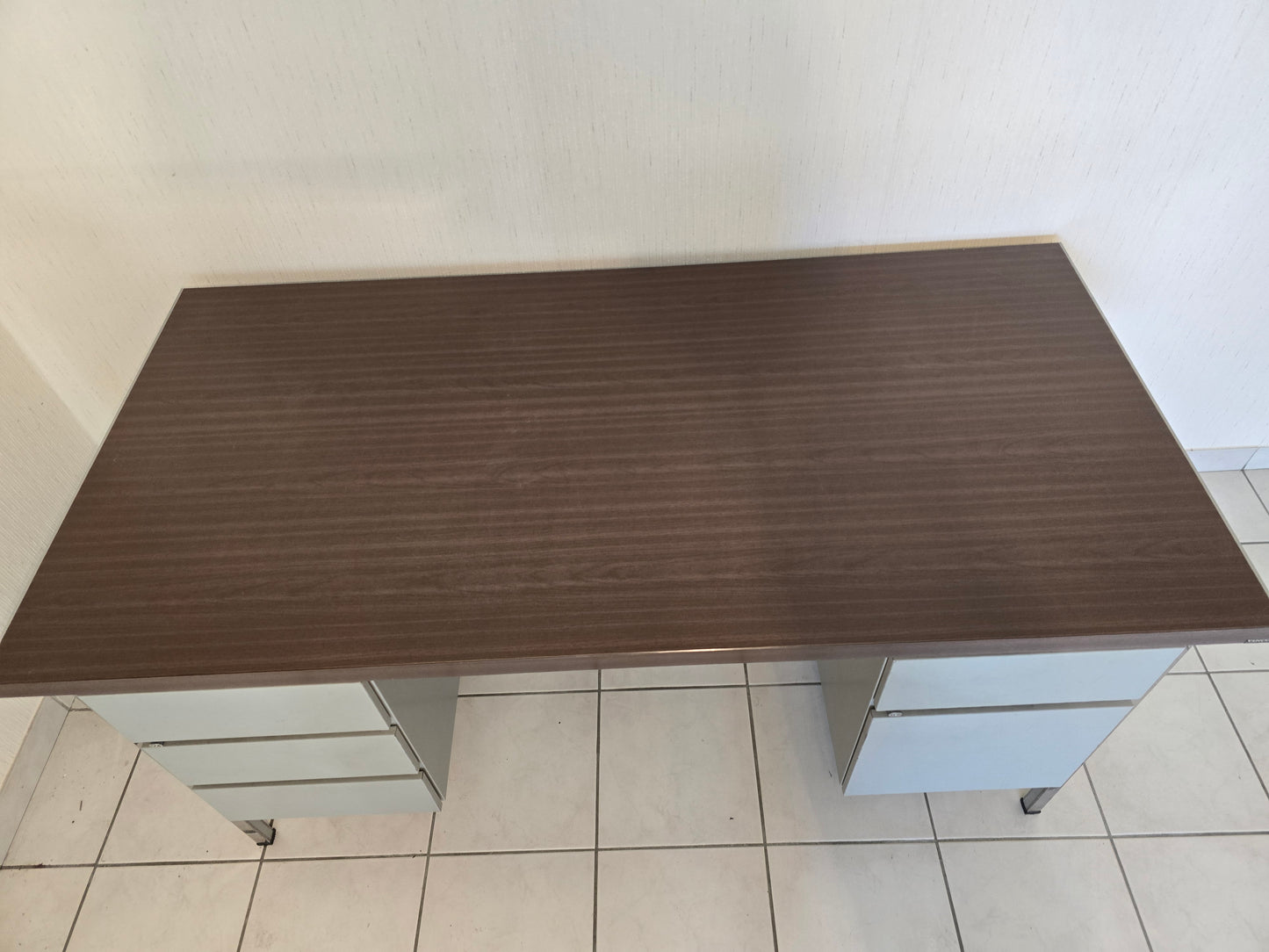 Bureau vintage VINCO années 70 – métal chromé et plateau bois – 170 cm