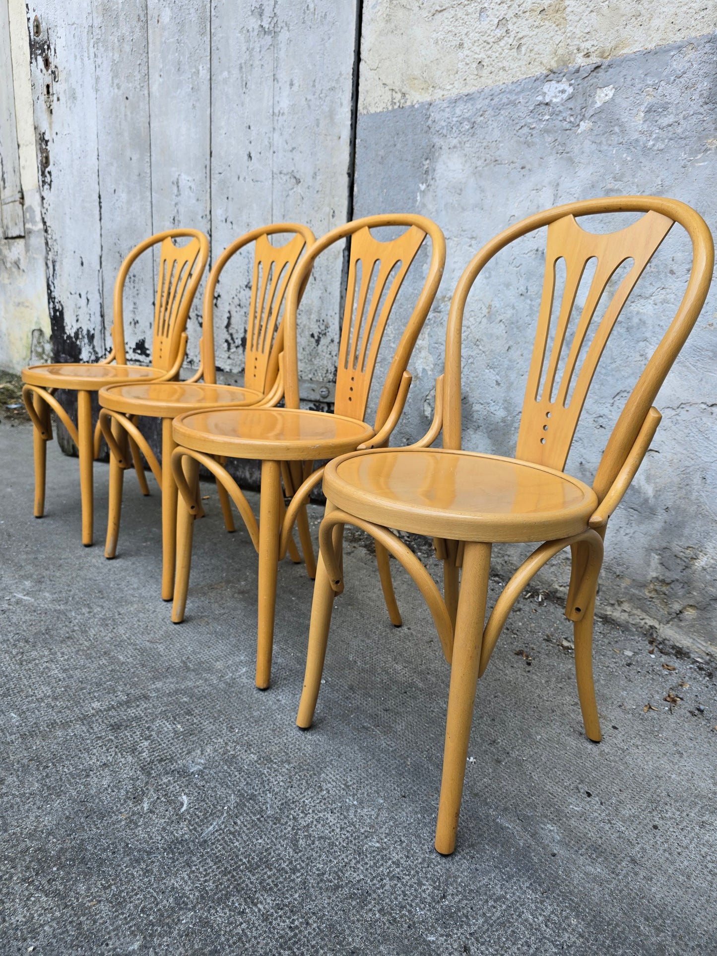 Chaise bistrot en bois cintré- type Thonet