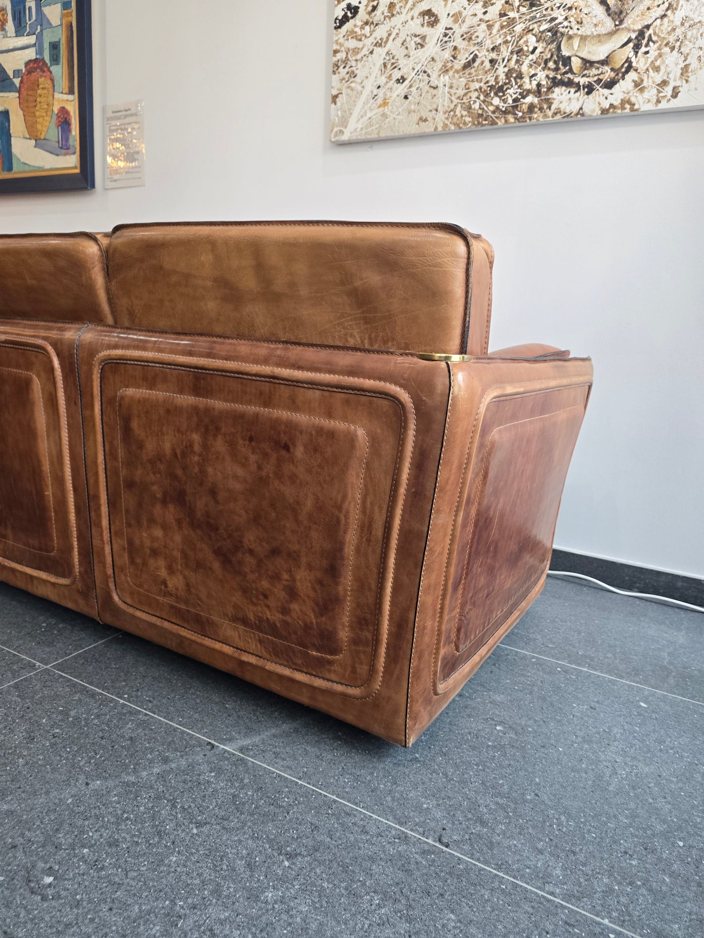 Salon Roche Bobois vintage années 80 – Cuir de buffle cognac – 2 canapés + pouf