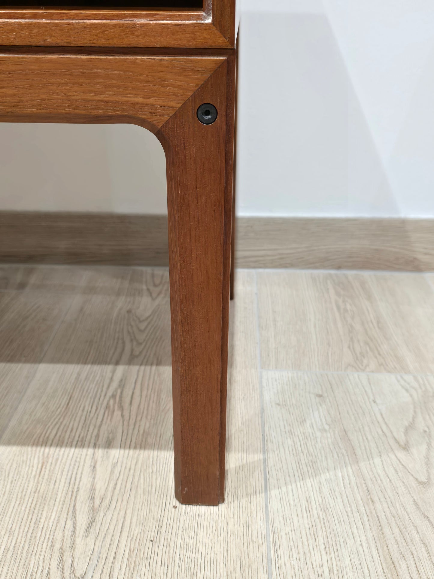 Table de chevet scandinave en teck – Made in Denmark – Années 60