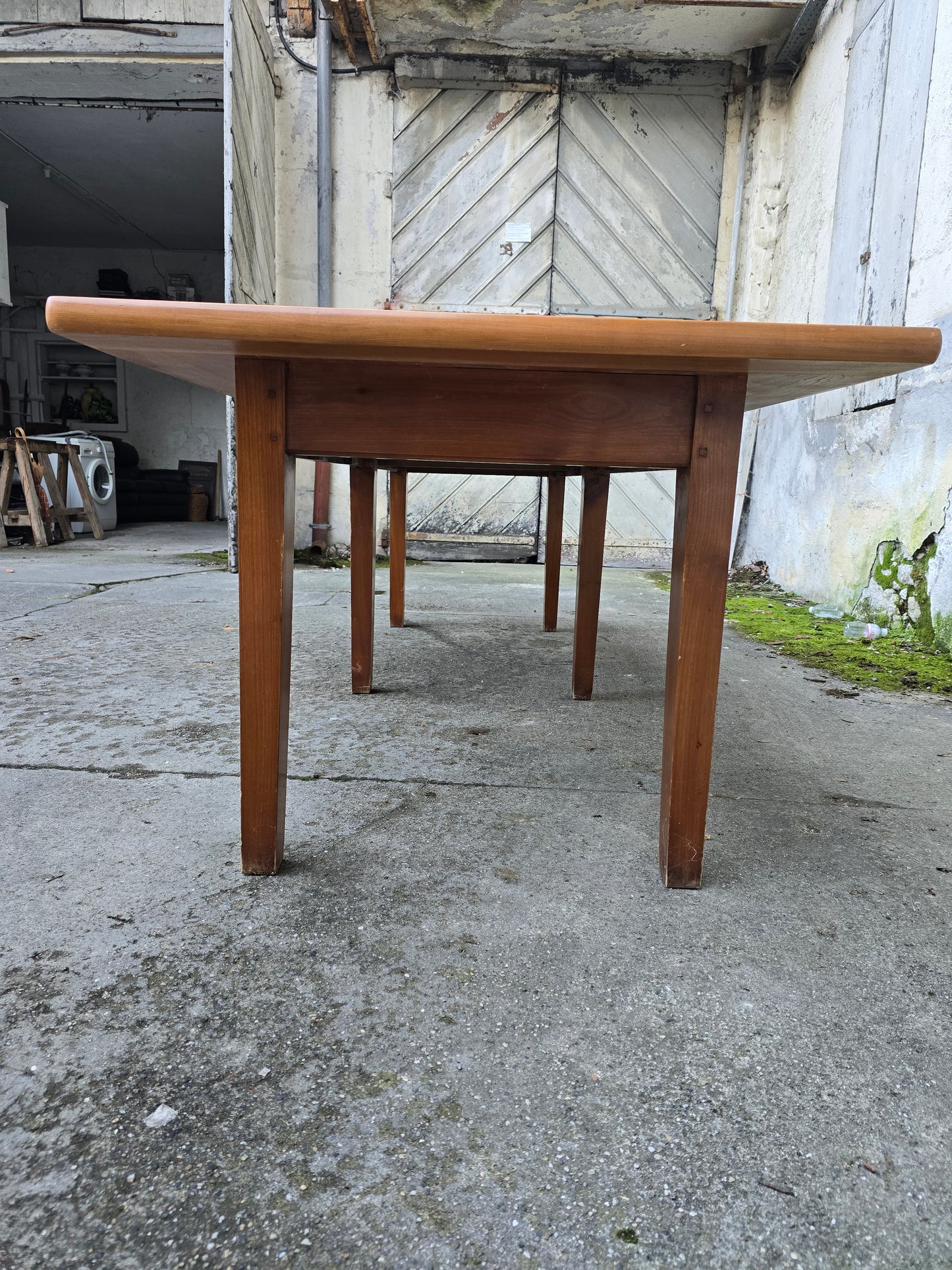 Grande table de salle a manger en bois massif- 2m50