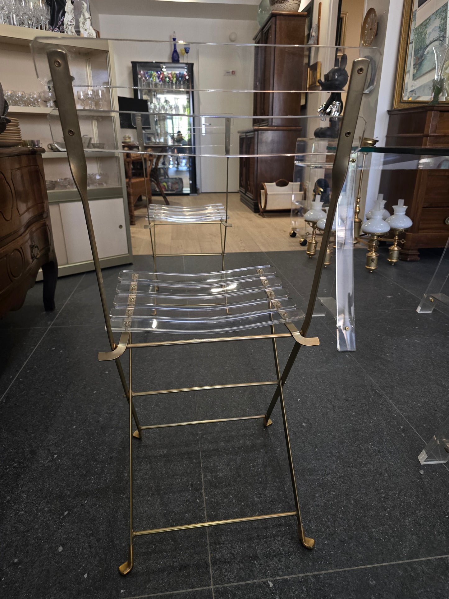 Marais International – Table & 2 chaises « Les Invisibles de Marais »