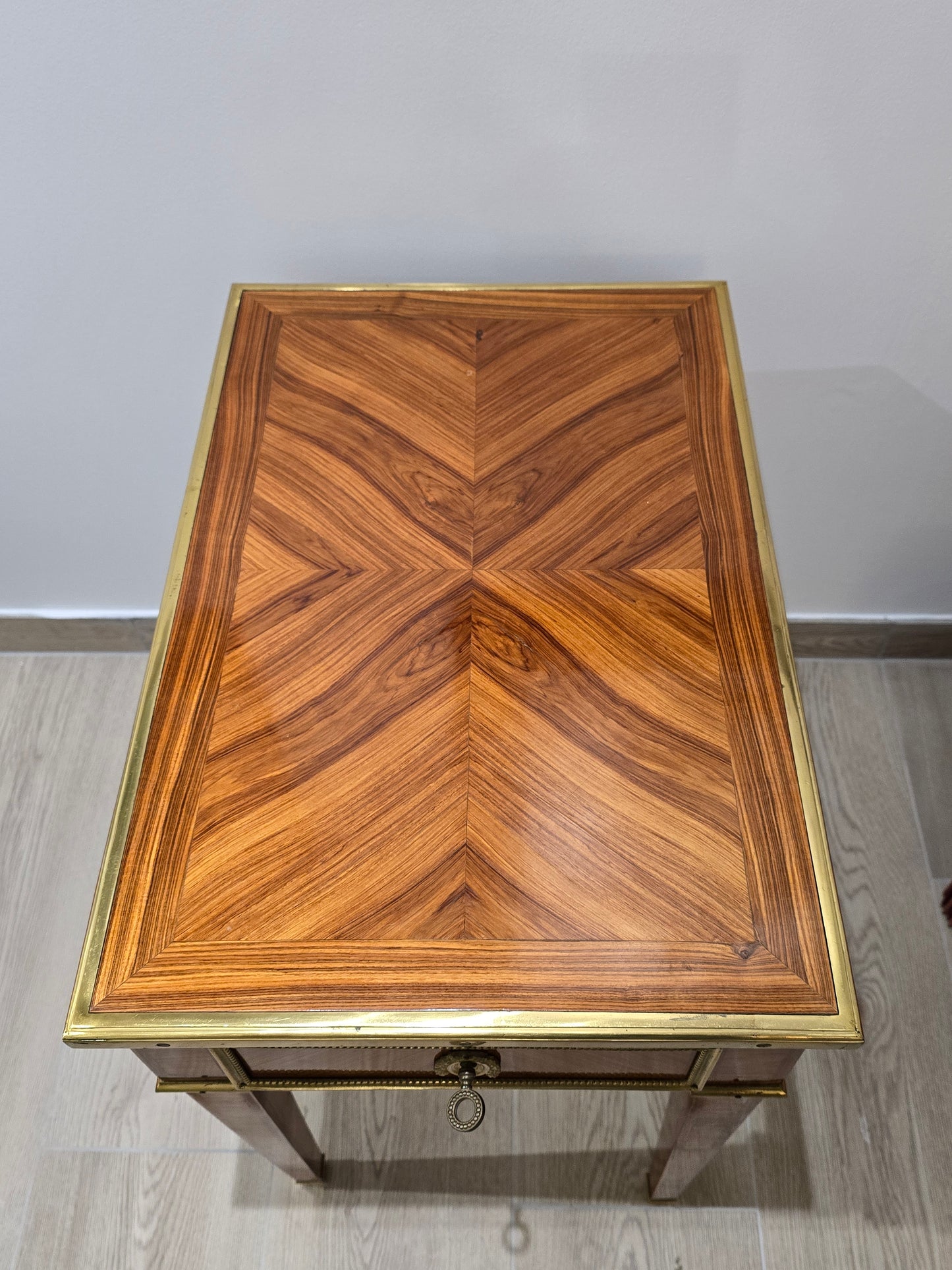 Table d’appoint marqueterie ancienne style directoire empire