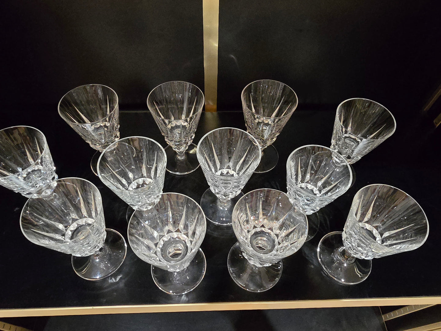 12 verres à vin Saint-Louis modèle Guernesey en cristal taillé