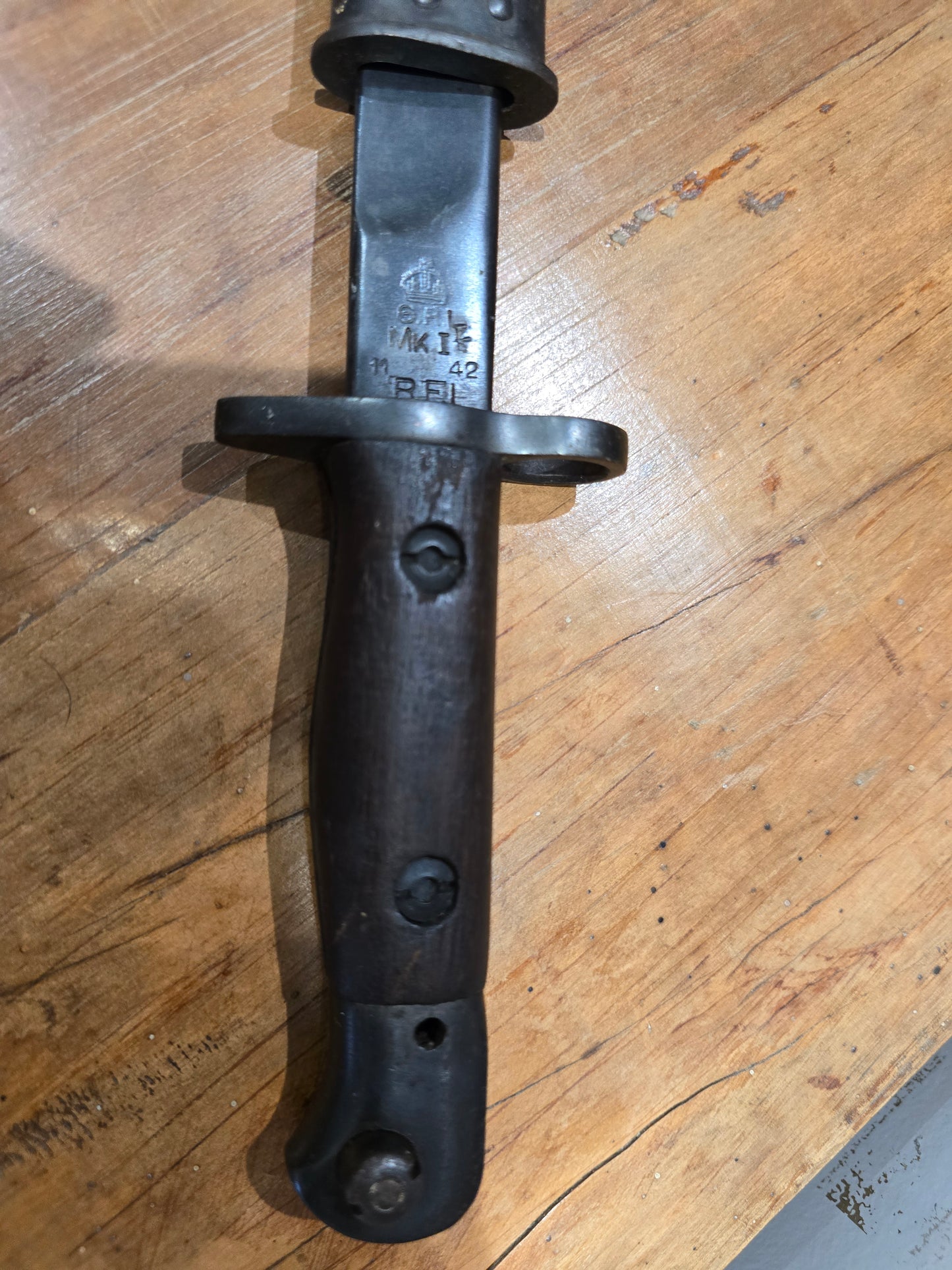 Pièce ancienne de collection – modèle MK II RFI 1942 avec fourreau d’origine